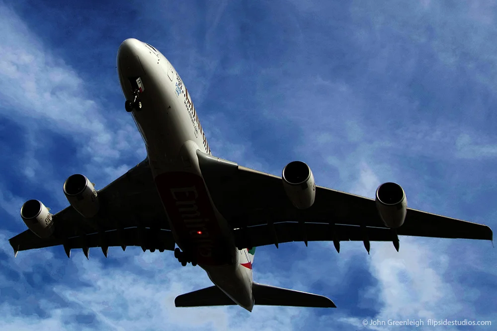 lax_emarites_plane_lo.jpg