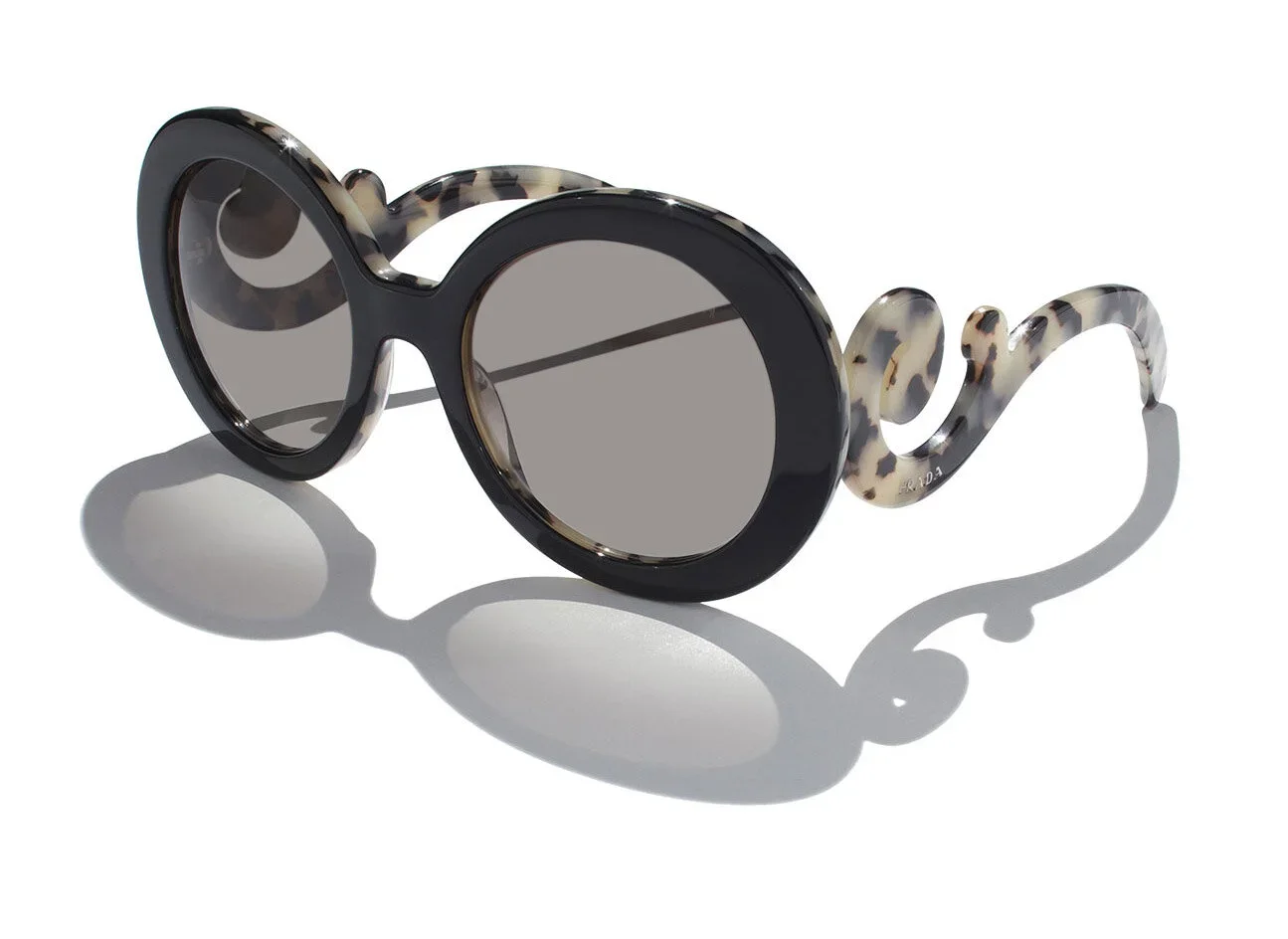 prada_glasses_homepage_2-21.webp
