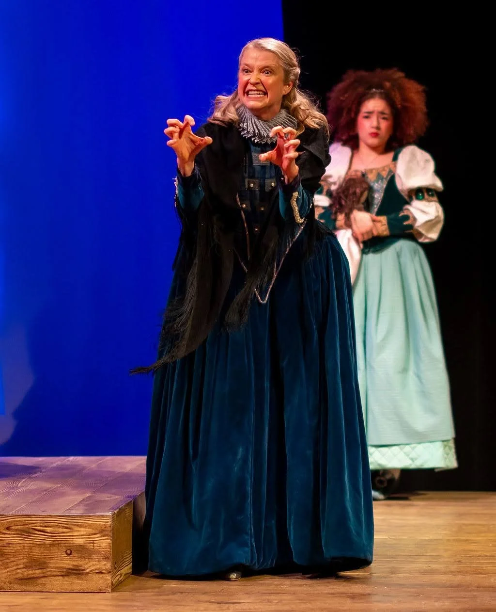 Richard III, The Curtain