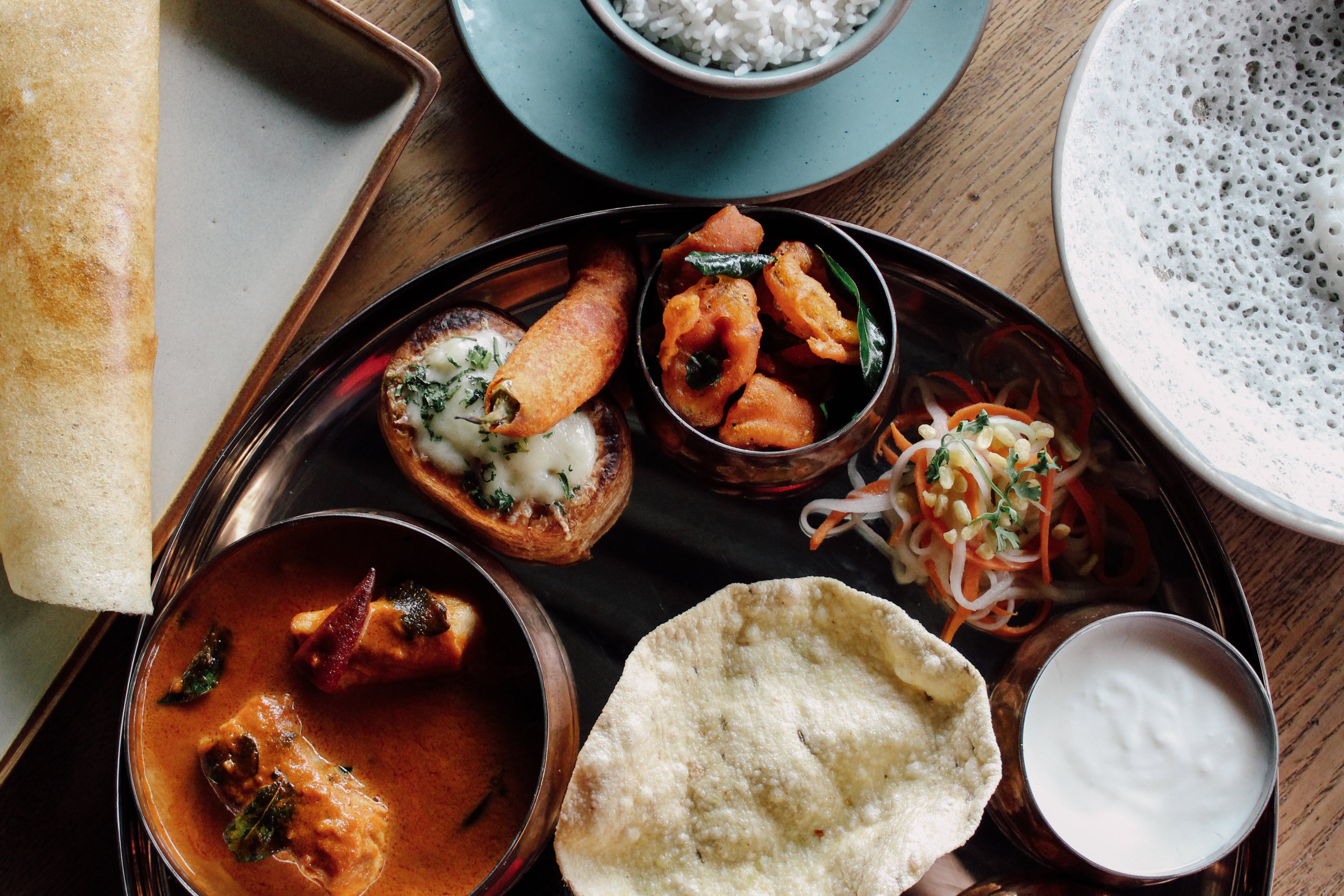 A little bit of dosa, little of rice, a little bit of appam, makes everything nice. Hi, forced rhyme.
