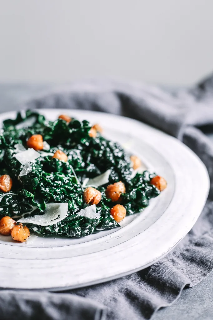 kale_caesar_salad_garlic_chickpea_croutons_recipe