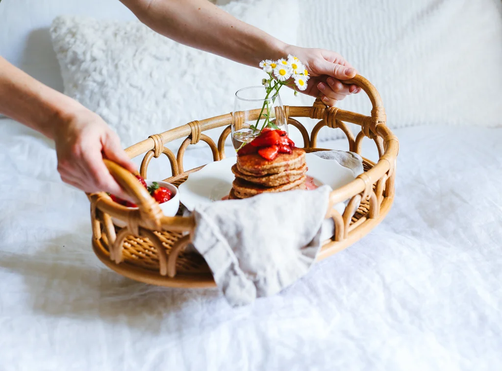 banana_oat_pancakes_with_roasted_strawberries.jpg