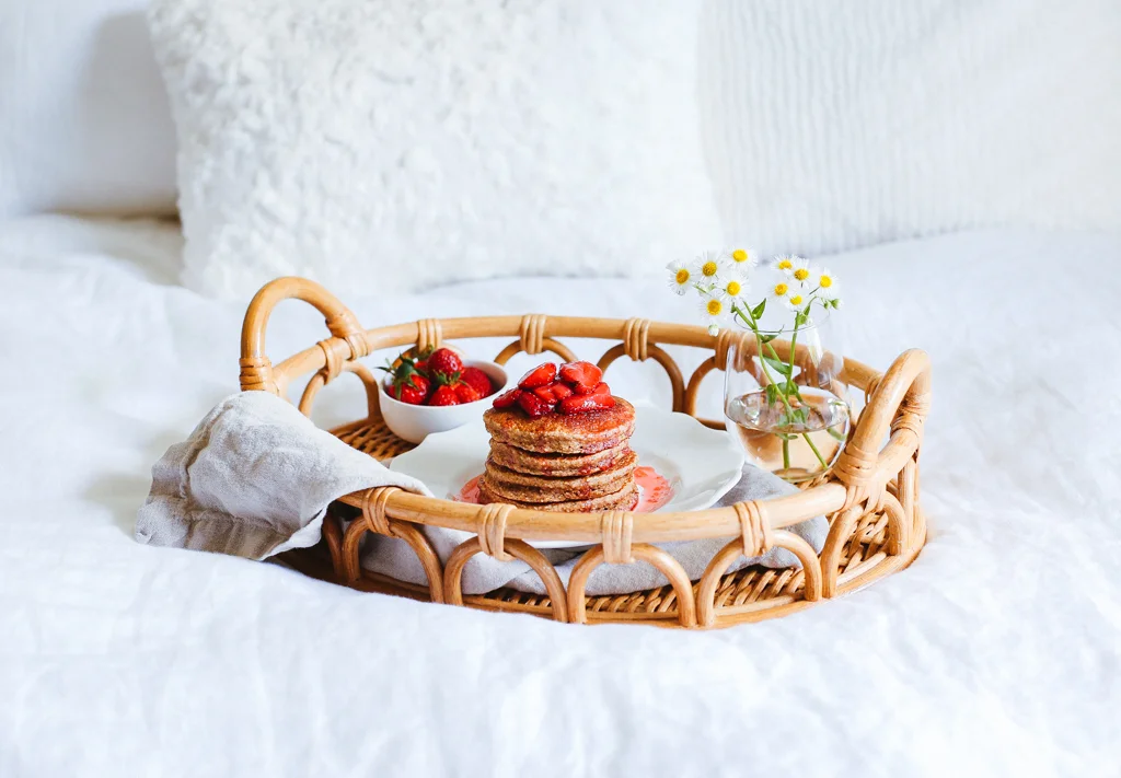 banana_oat_pancakes_with_roasted_strawberries.jpg
