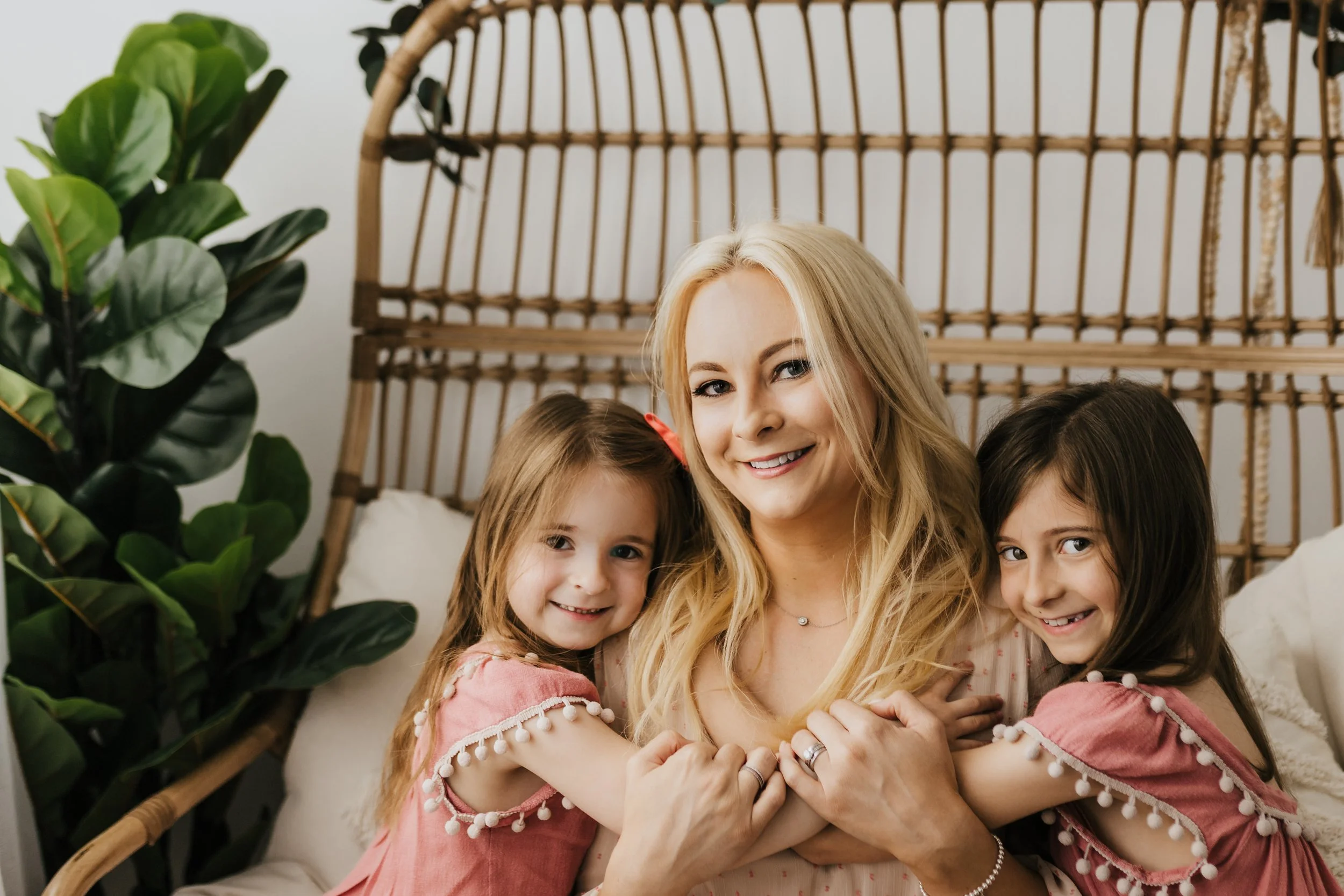 motherhood session, mothers day, mom child, mommy and me sessions, mini sessions near me, boho sessions, motherhood photo sessions, photographers near me, pittsburgh