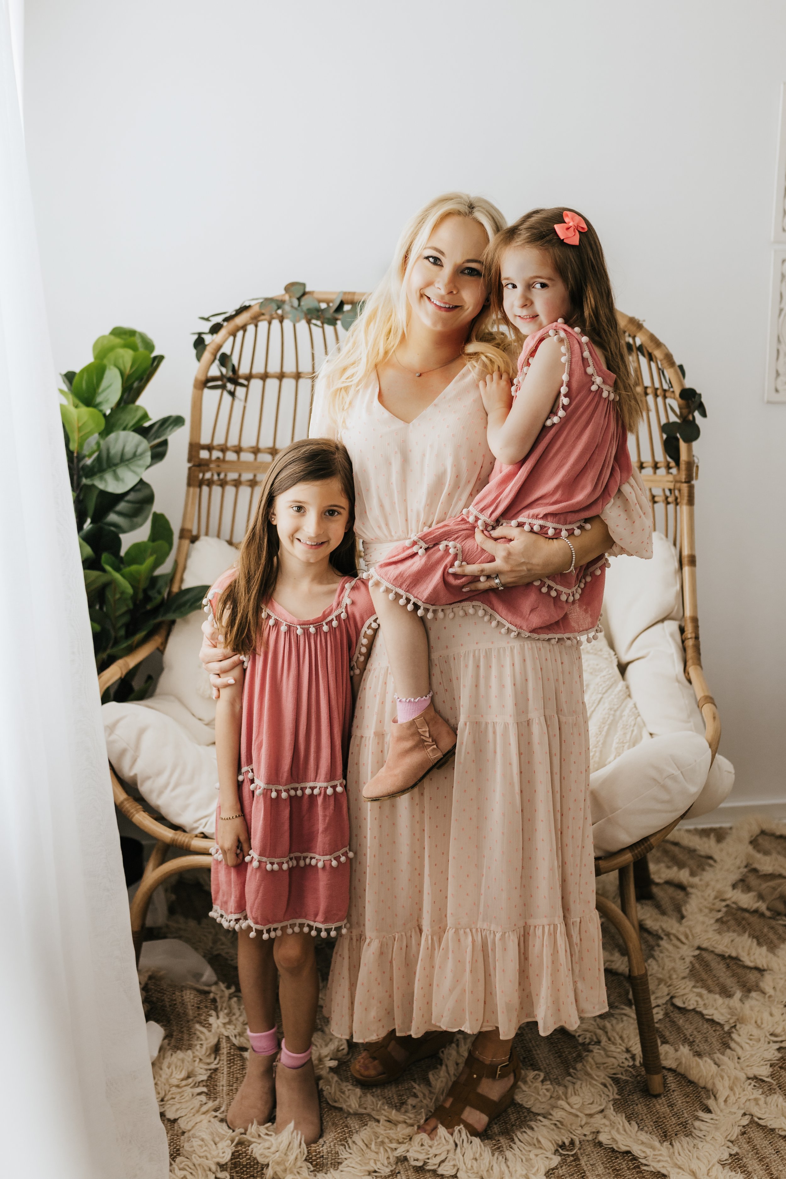 motherhood session, mothers day, mom child, mommy and me sessions, mini sessions near me, boho sessions, motherhood photo sessions, photographers near me, pittsburgh