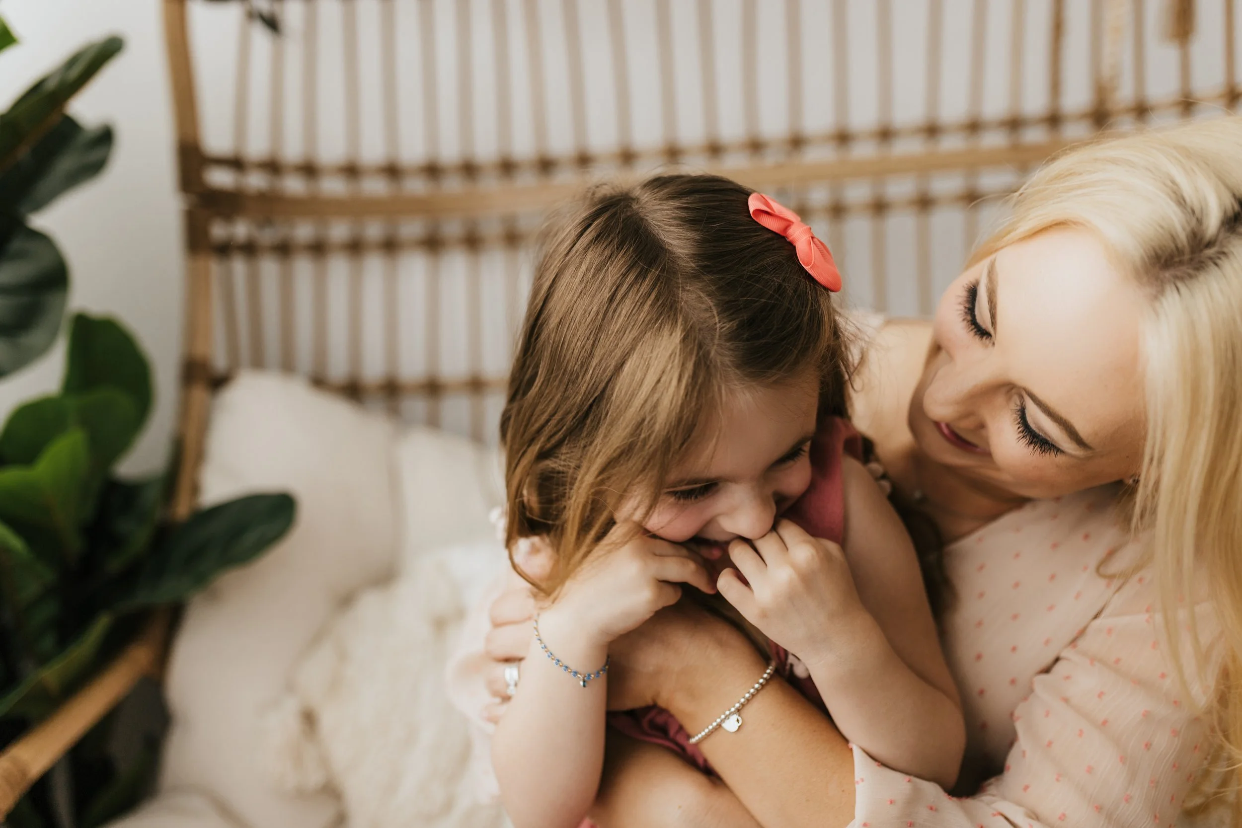 motherhood session, mothers day, mom child, mommy and me sessions, mini sessions near me, boho sessions, motherhood photo sessions, photographers near me, pittsburgh