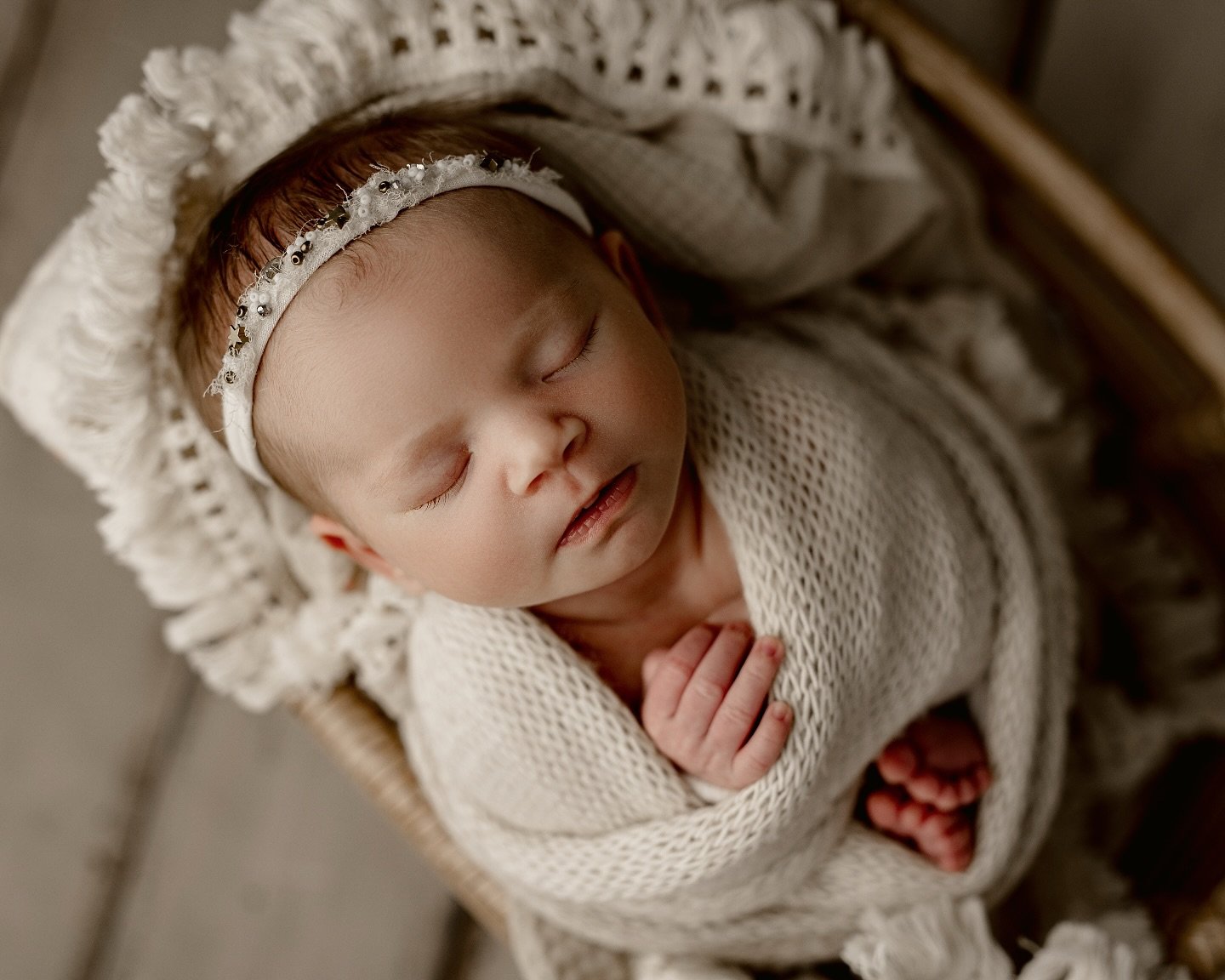 Gorgeous little baby to brighten your Tuesday !! #pittsburghnewbornphotography #pittsburgh #pittsburghnewbornphotographer