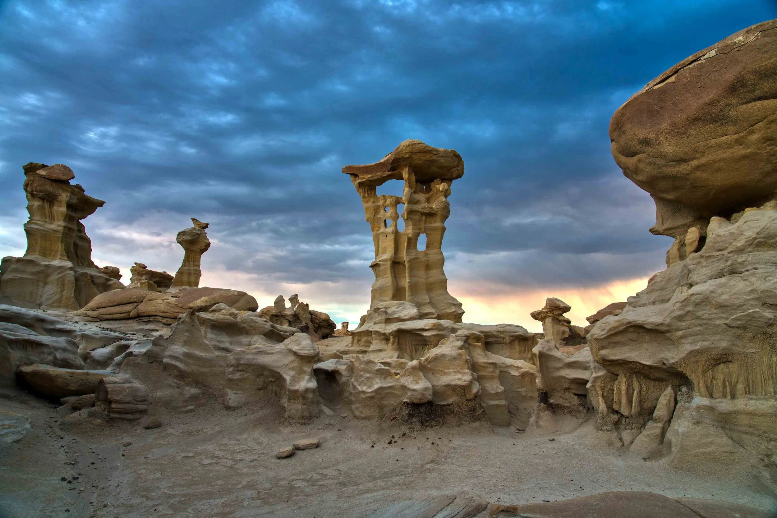 Alien Throne Sunset