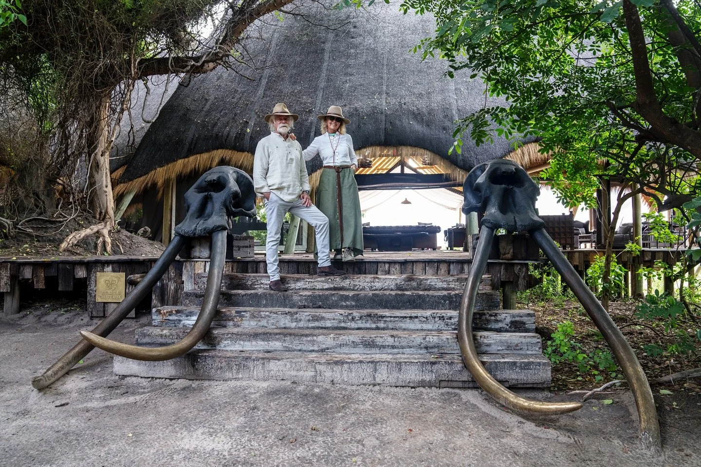 The stunning entrance to the Selinda Camp main area&hellip;
d&amp;b Clothing: Hemingway Writers Shirt in Natural, Ladies Lindberg Skirt with Pockets in Olive, Nellie Bly Linen Shirt in White, Susan Tassel Belt in Brown Leather.
Model: @dereckjoubert 