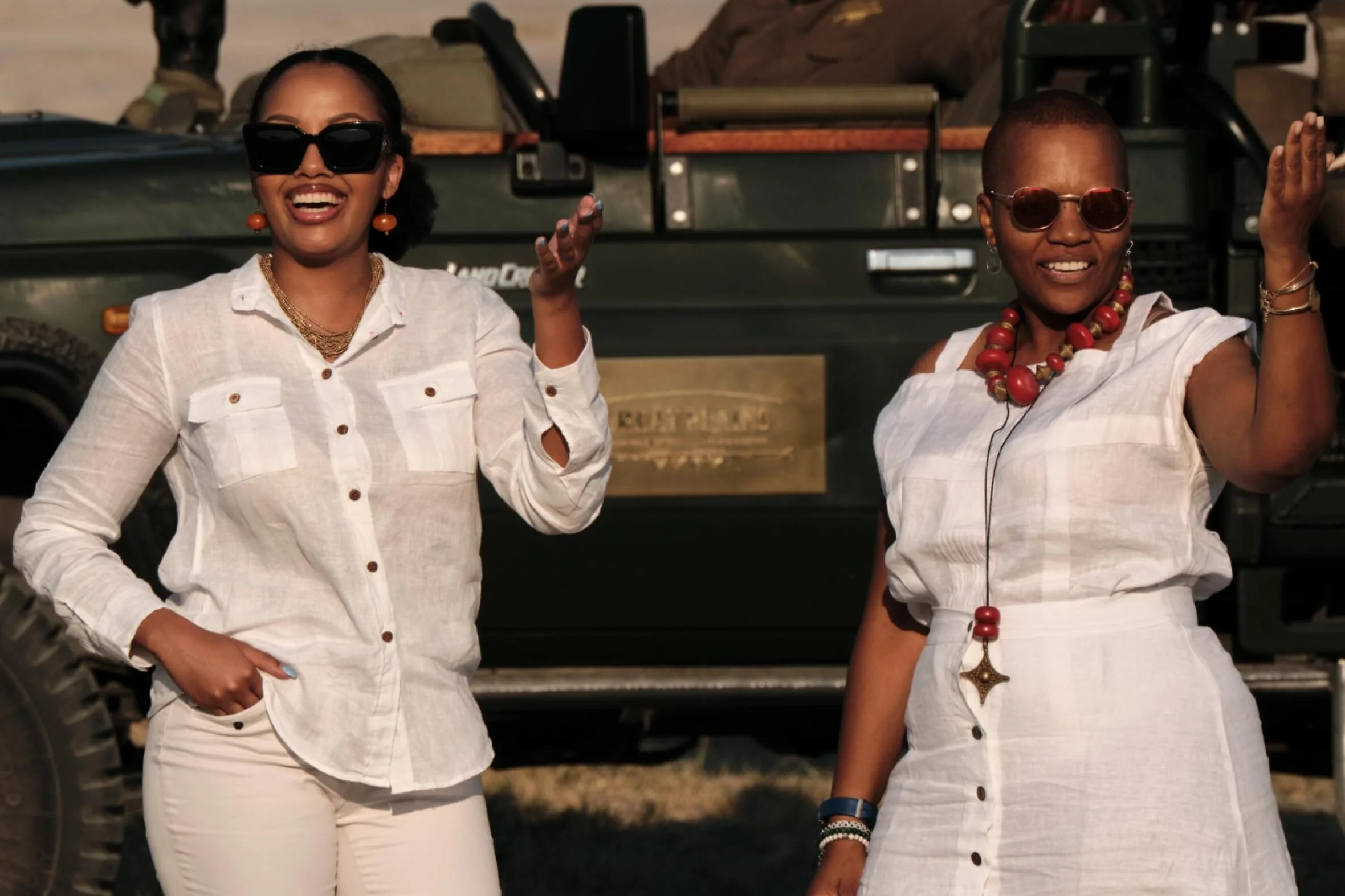 Having a bit of fun in Botswana.
d&amp;b Clothing: Caddick Collar Shirt in White, Markham Stretch Jodhpurs in Rock, Freya Top in White, Lindbergh Skirt in White.
Model: @tyramolosi @kgabsngwana 
Photographer: @personalpangea 
Botswana: @greatplainsco
