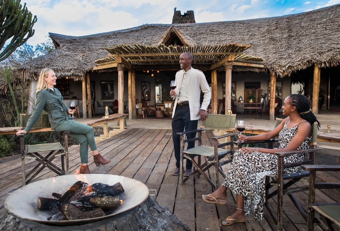 Looking forward to what the new year will bring!
d&amp;b Clothing: Ladies Linen Selous Jacket in Olive, Barret Stretch Pants in Olive, Hemingway Writers Shirt in Natural, Mens Livingstone Evening Jacket in Stone, Cabra Vest Top in Leopard, Lady Flore