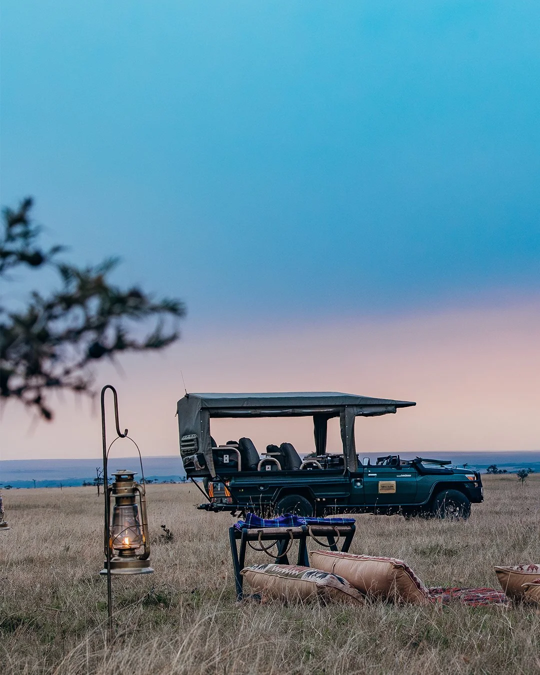 Sundowners, Mara Nyika-style. With the sprawling expanse of the Naboisho Conservancy stretching out in every direction and a refreshing drink in hand, you'll feel like you have the entire place to yourself.

📍 Mara Nyika, Naboisho Conservancy, Kenya