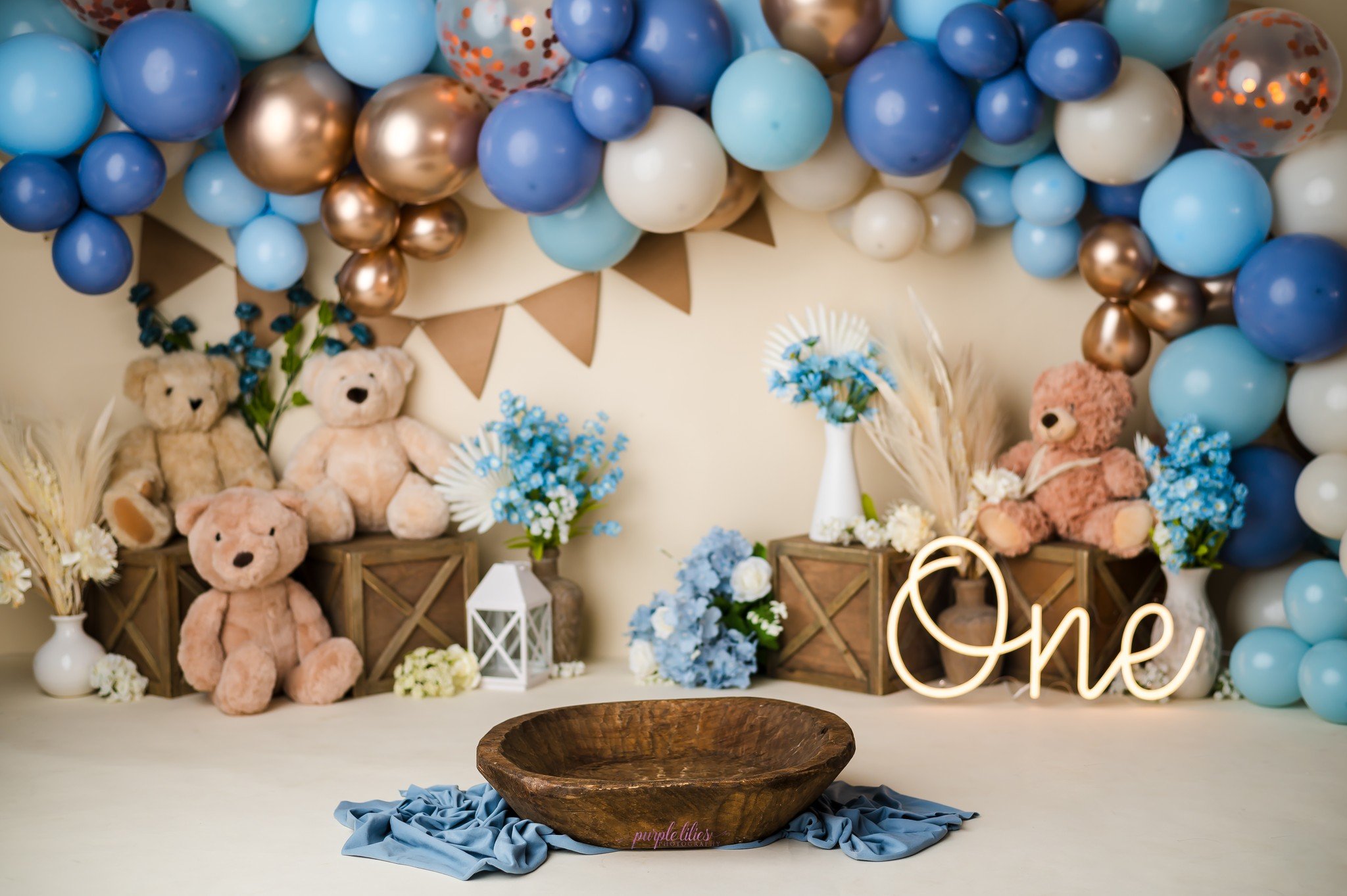 I can't post this sweet baby's face, but I am so glad I took a photo of the set because it turned out so cute! 😍
#photographer #oneyearold #dentonphotographer #dallasbabyphotographer #cakesmash #planophotographer #mckinneyphotographer #dfwphotogr