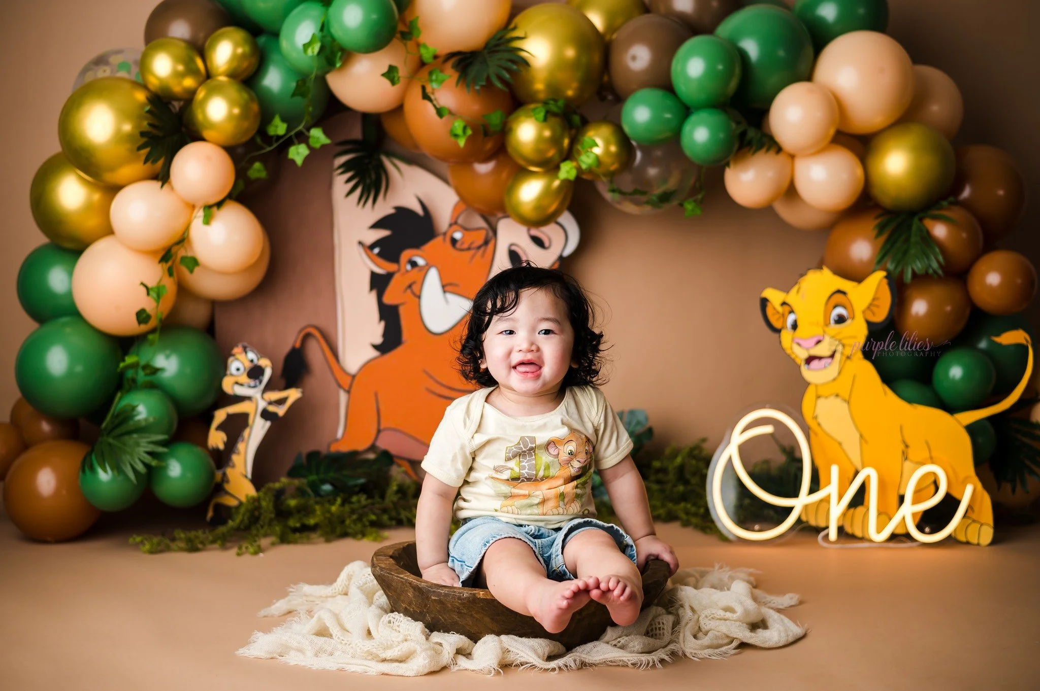 Hakuna Matata!
Such a fun cake smash theme with the cutest little guy 
#lionking #simba #hakunamatata #dallasphotos #photographer #oneyearold #friscophotographer #dentonphotographer #dallasbabyphotographer #cakesmash #planophotographer #mckinneypho