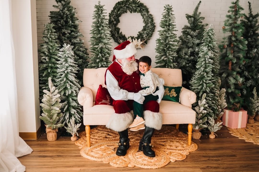 Take $50 off the last of my Santa Minis for Black Friday! Use code BF50 at check out!
Skip the mall lines and come spend time with the most magical Santa there is ❤️

Link to book in bio

#santaminis #christmasdfw #dallassanra #dfwphotographer #dalla