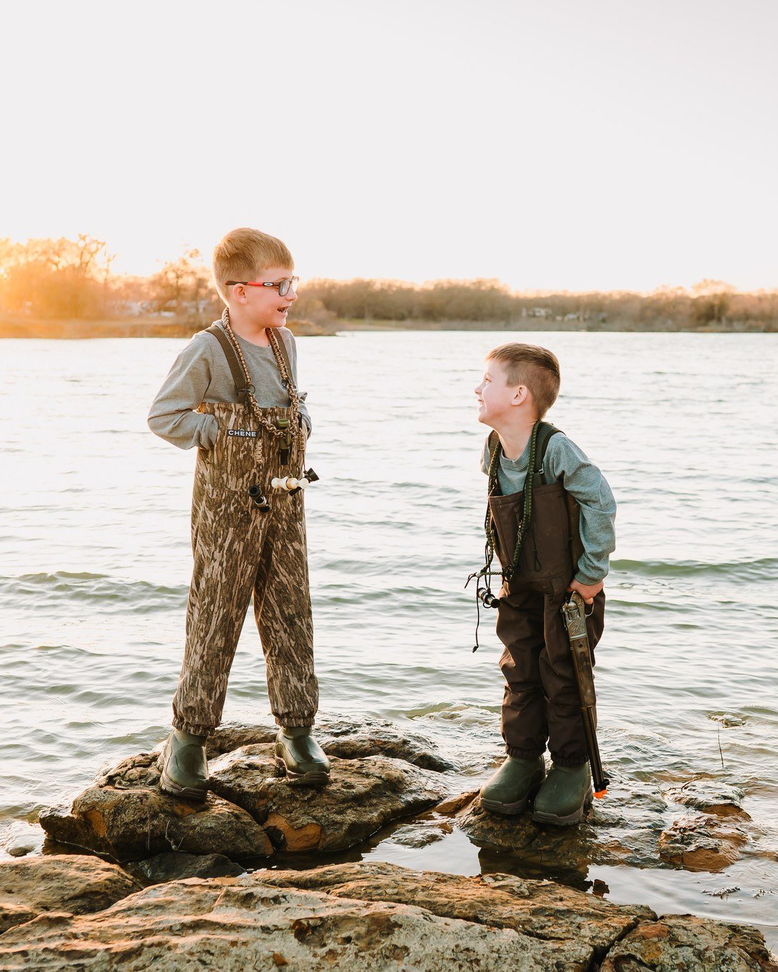 "Because I have a brother, I'll always have a friend"

Had so much with these two watching them do what they love

@chenegear 
@yeti 

#chene #yeti #duckhunting #hunting #huntingdogs #dallasphotos #dfwfamilyphotographer #photographer #frisc