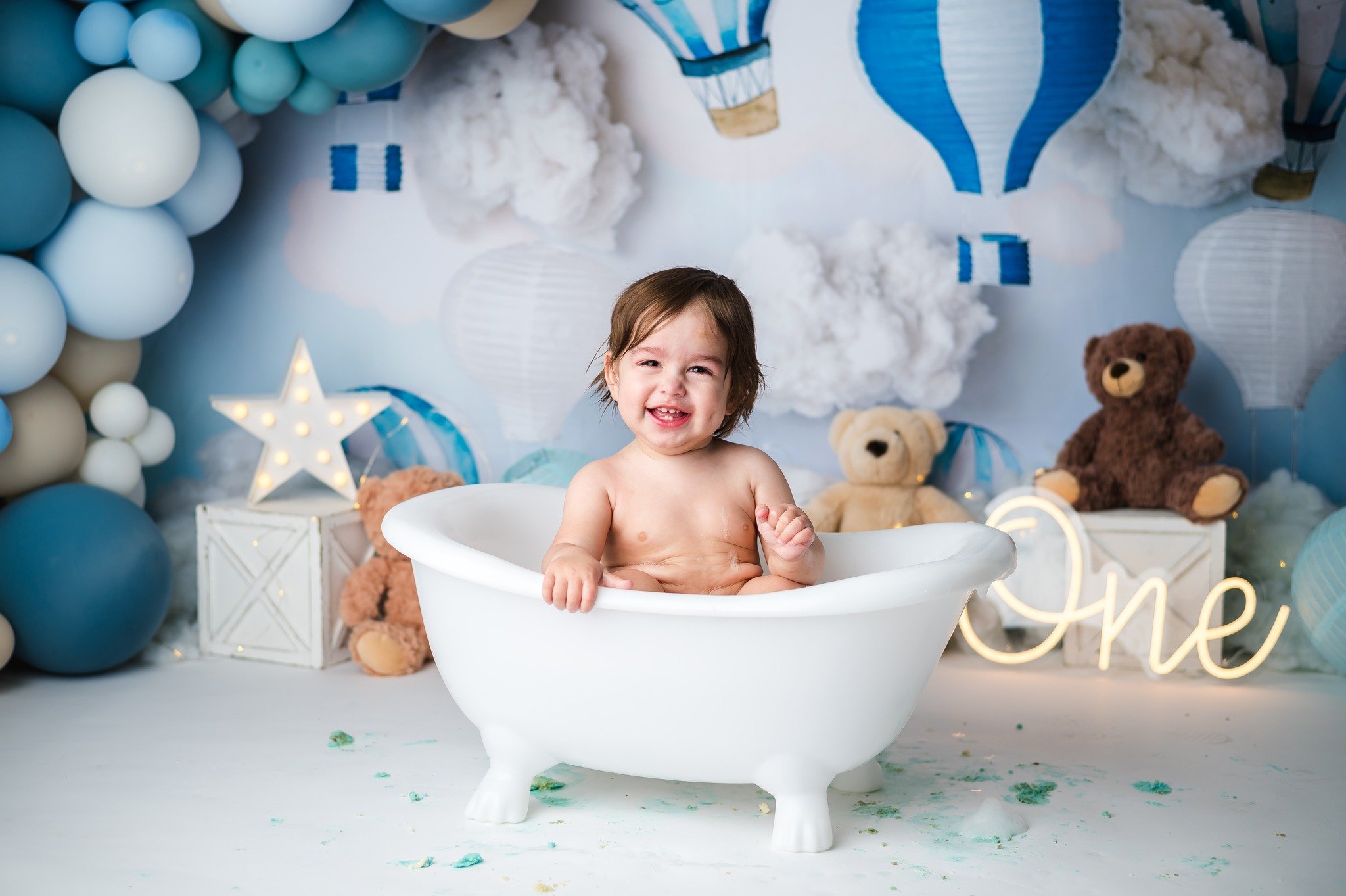 Nothing better than taking a clean baby home after smashing some cake!

 #oklahomaphotographer #okcphotographer #edmondphotographer #oneyearold #photographer #friscophotographer #dentonphotographer #dallasbabyphotographer #cakesmash #planophotographe