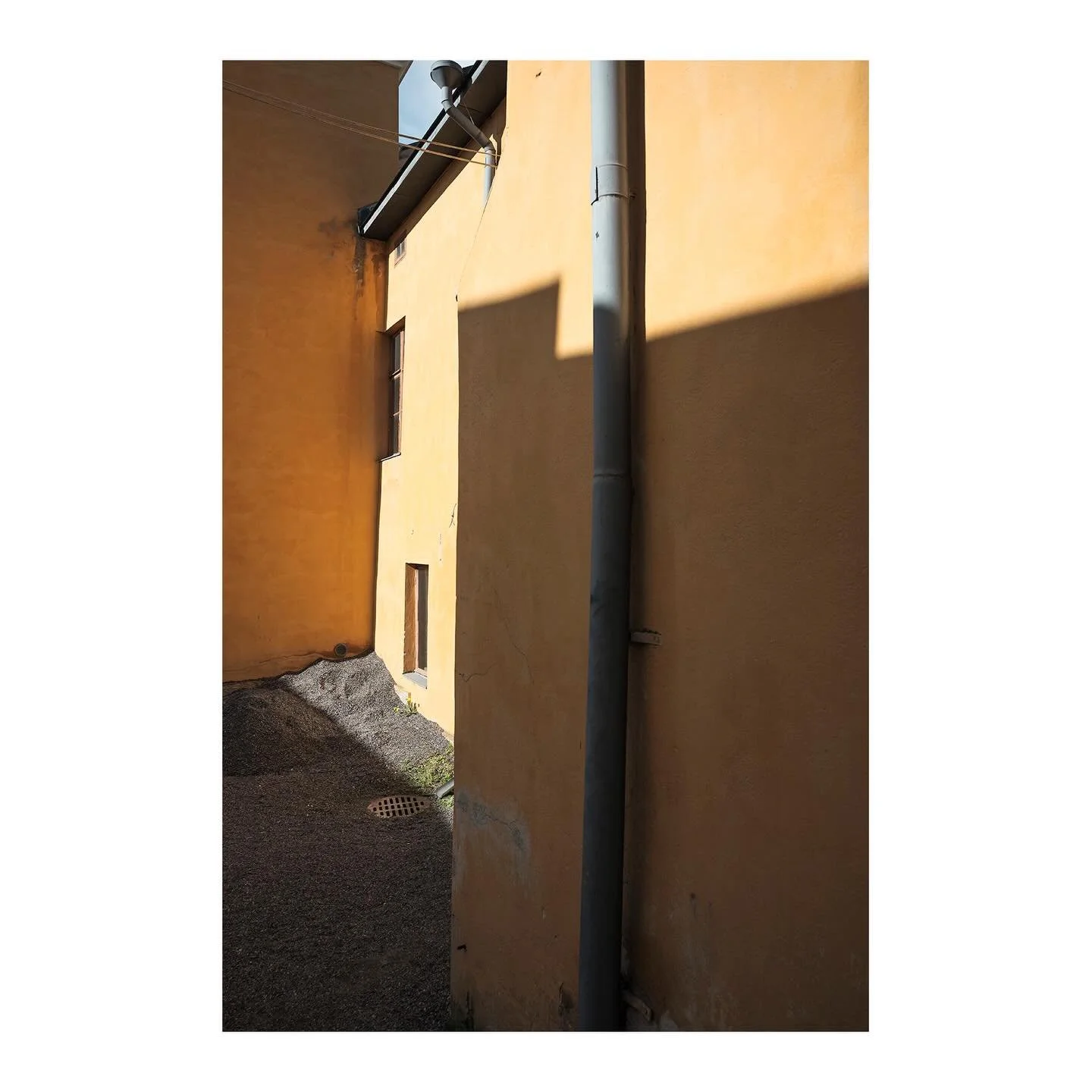 #sun #urbanexplorer #wall