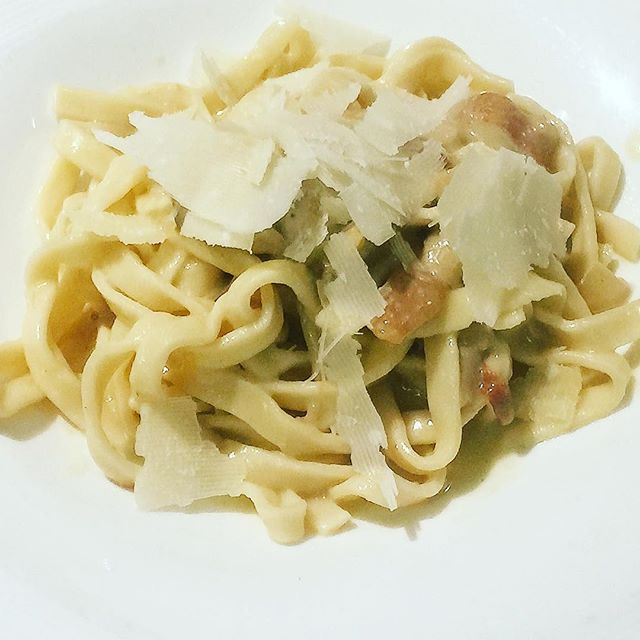 This fettuccine cacio e pepe had a delicious creamy peppery sauce coating al dente pasta at Vanto Restaurant in the Queen Victoria Building in Sydney CBD #pasta #italianfood #restaurant #creamy #aldente #pepper #eat #dinner #qvb #delicious #tasty #sy