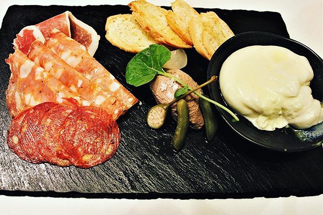 This delightful charcuterie platter had lovely meats, buffalo mozzarella, p&acirc;t&eacute; and large capers at William Blue Dining in The Rocks Sydney #charcuterie #restaurant #dinner #tasty #delicious #finedining #pate #therocks #eat #mozzarella #s