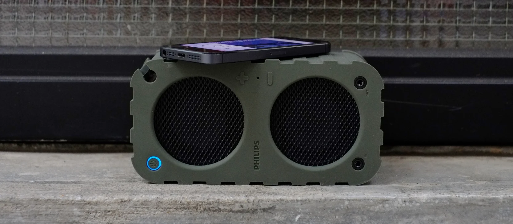 Philips / Audio / Portable Bluetooth speaker / SB5200
