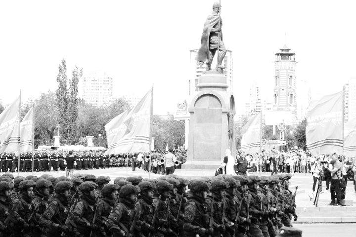 EasternFront_ParadeII.png