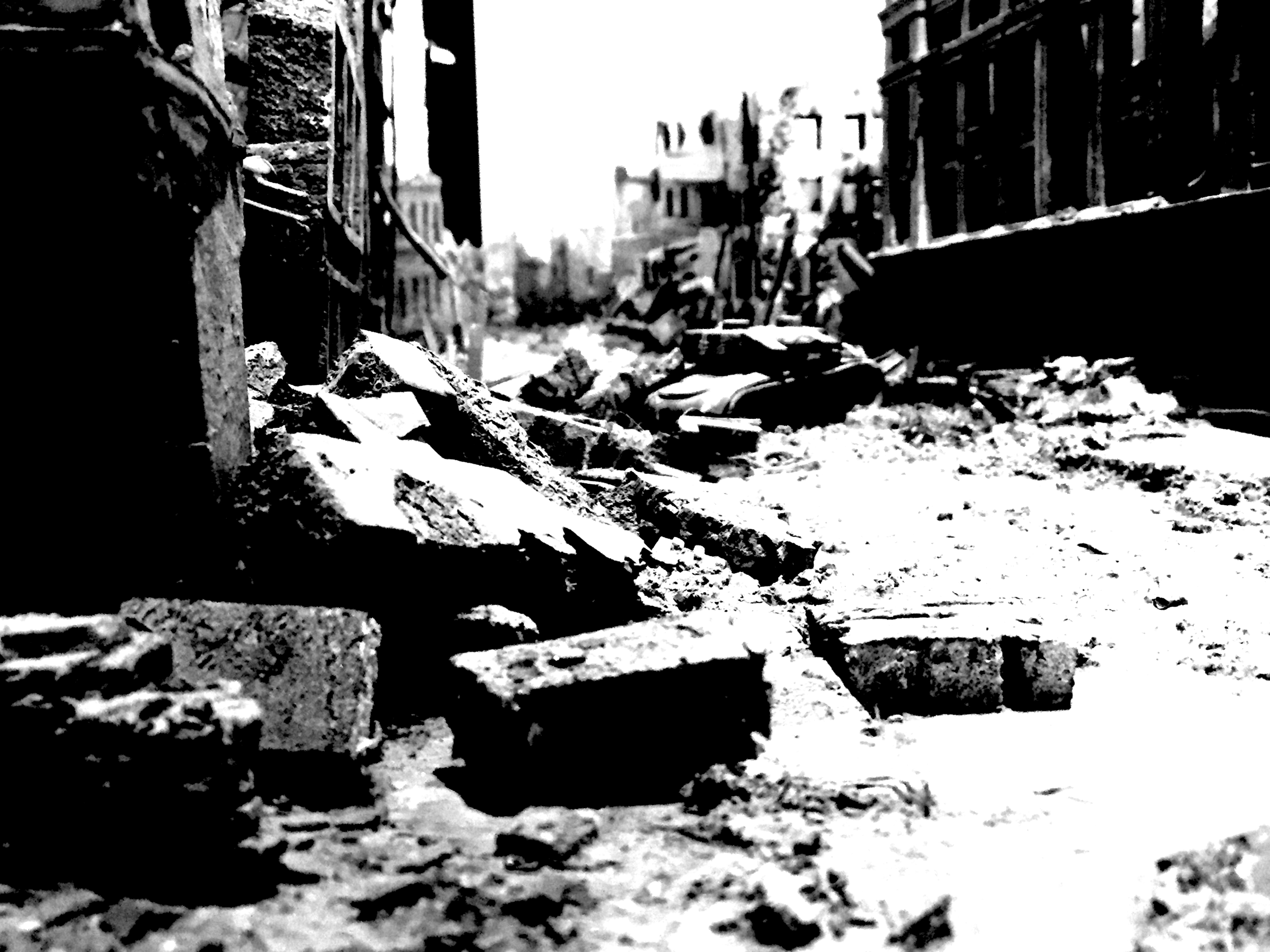 EasternFront_StalingradInRuins.png