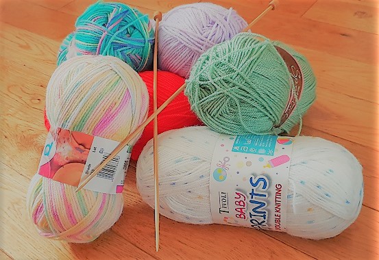 6 Reasons to Use Acrylic Yarn When Knitting Children's Clothing