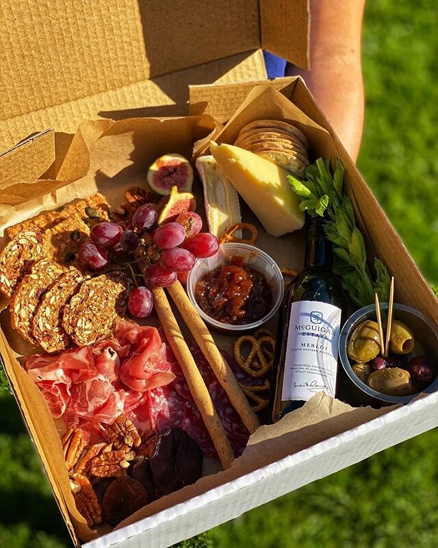 INTRODUCING: Weekend Picnic boxes to go! ✨🧀🥐🧡
Yesterday we asked if this would be something you would be interested in and everyone who voted said YES. So, these babies will be available Saturdays &amp; Sundays for collection. -
To order: 📧 info@