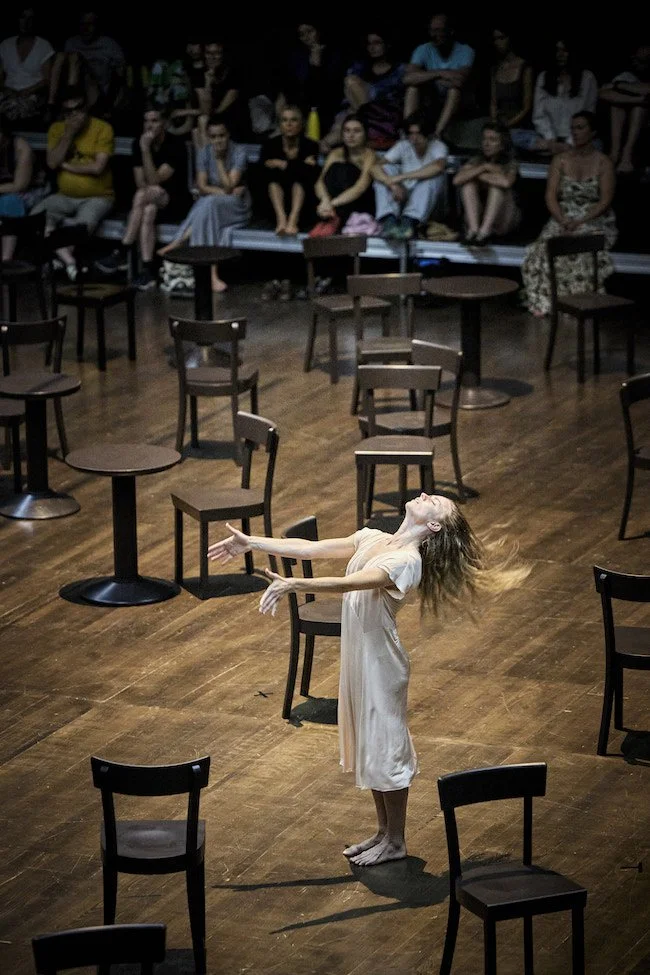 "Forever (Immersion dans Café Müller de Pina Bausch)" par Boris Charmatz : danser à corps et cœur perdus