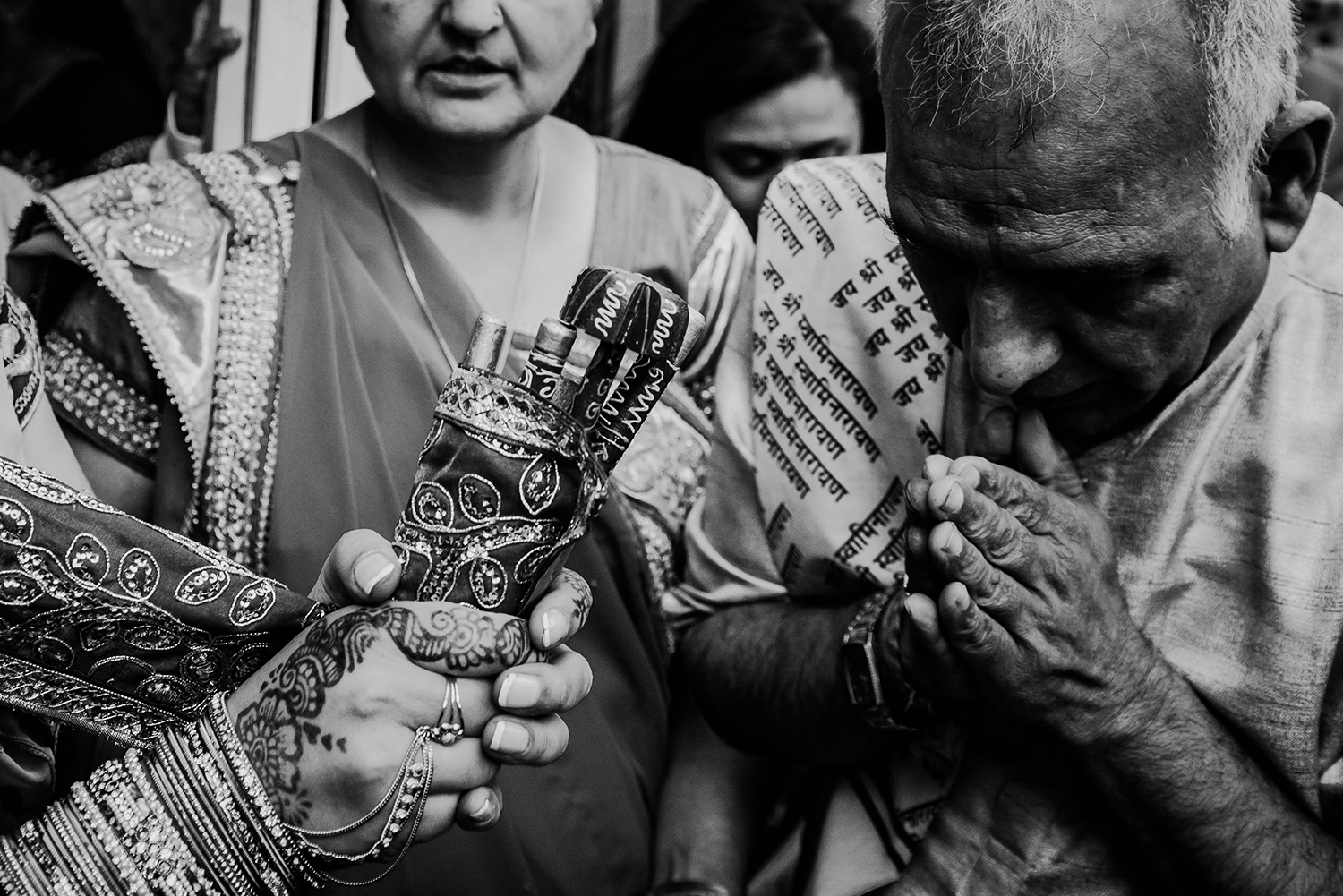  bw photo during prayer 