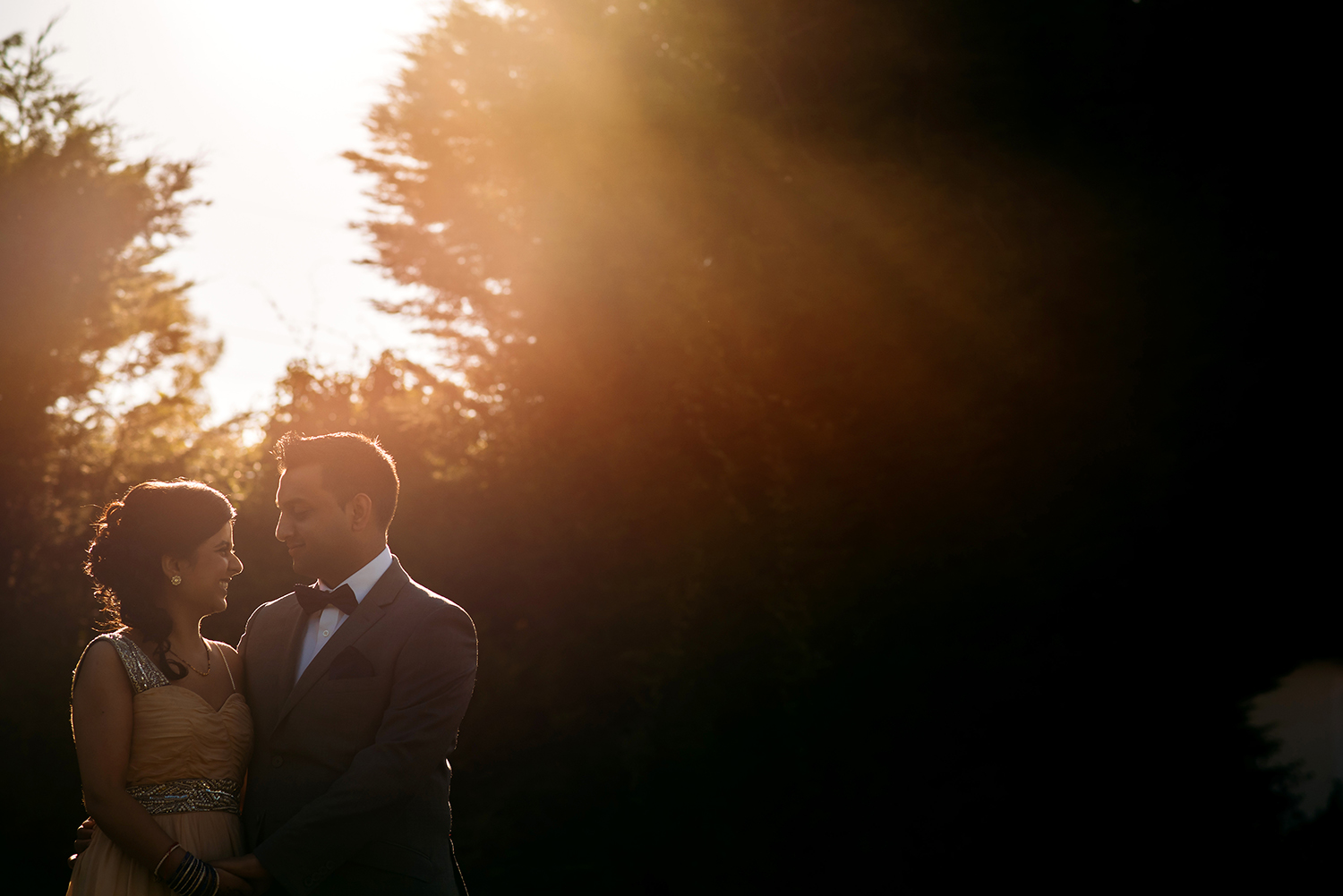  bride and groom golden light 