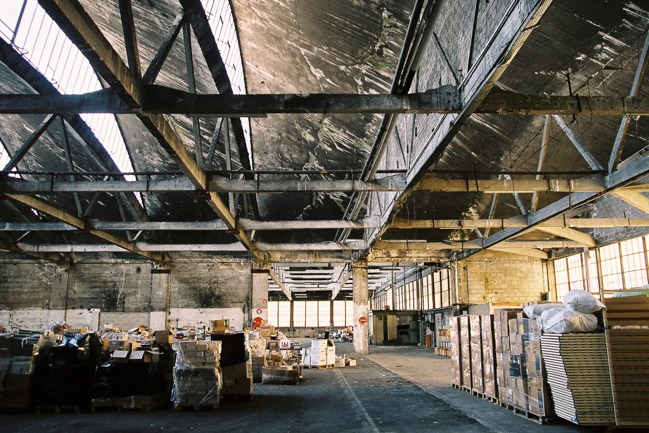 Halle Freyssinet . Melun