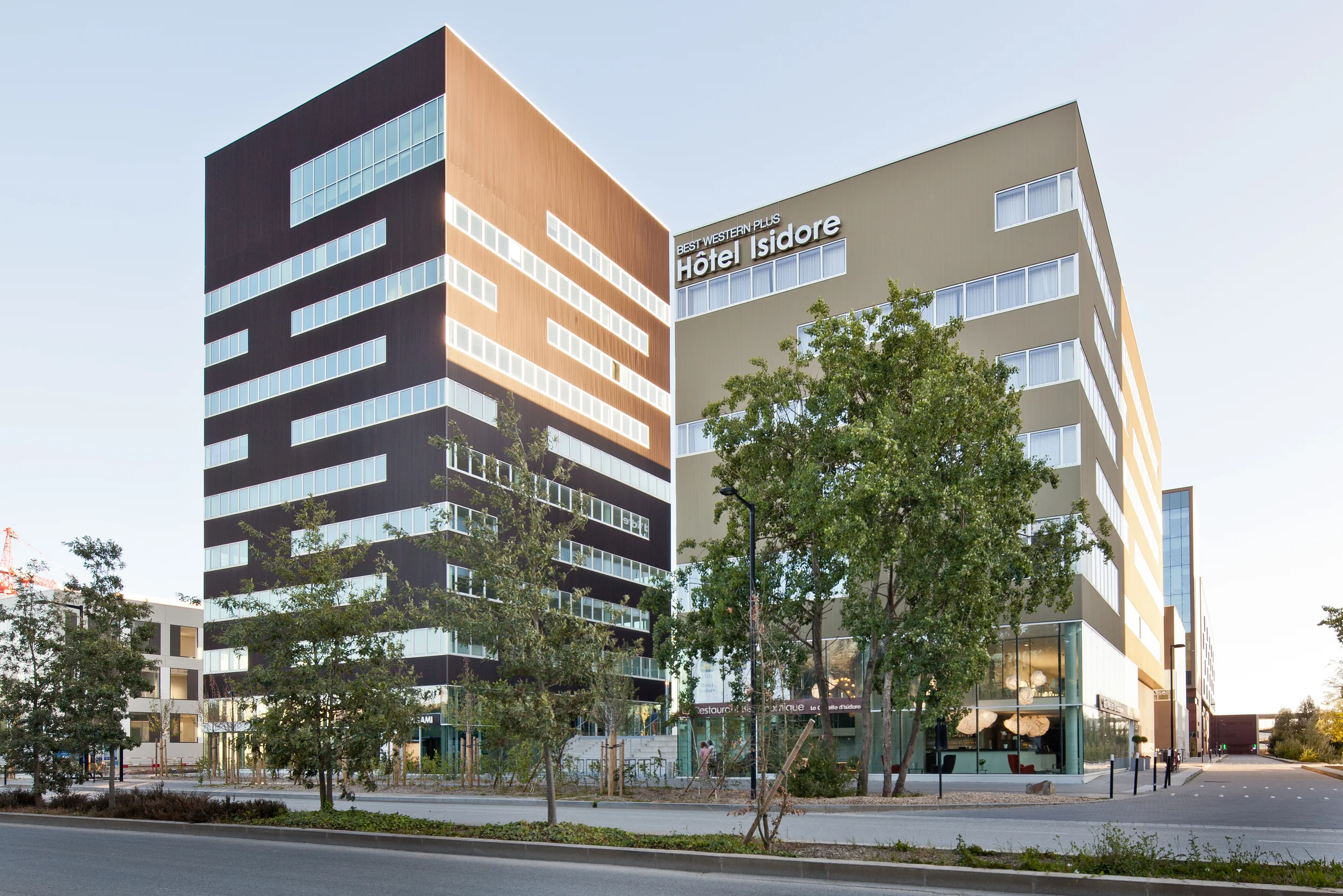 1-Hotel et Bureaux-Barthélémy Griño Architectes - 2014.jpg