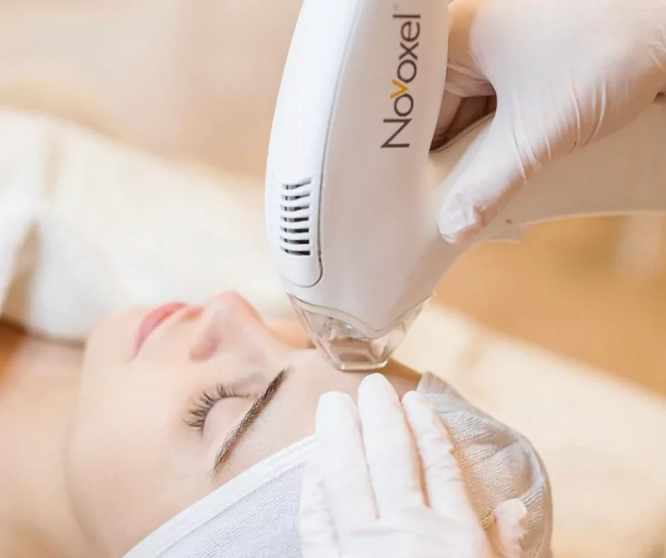 tixel white gloce .webp