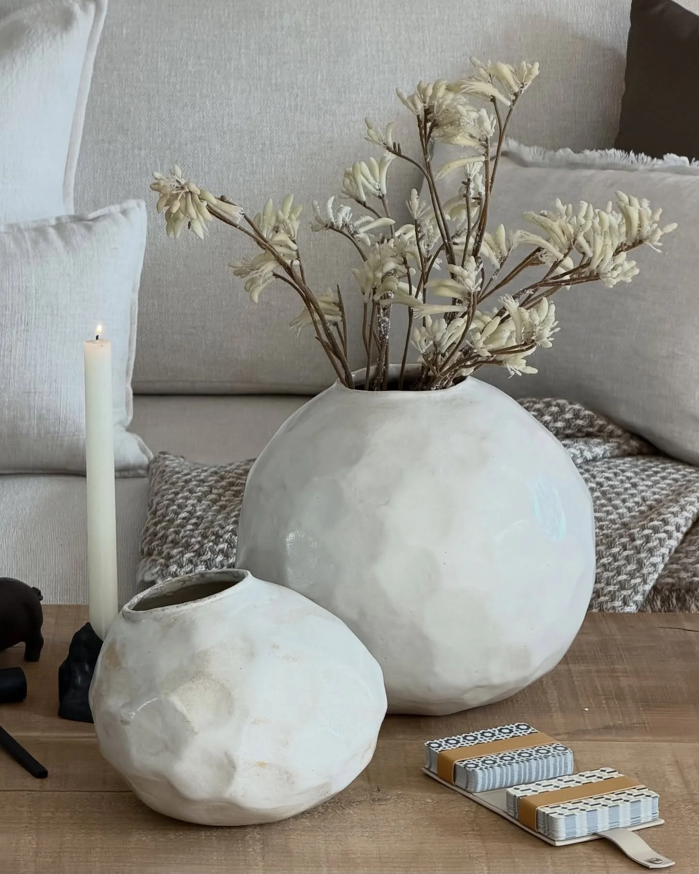 We design custom coffee tables in Mallorca, and help you style them too. ⬅️ Swipe for ideas on how to bring yours to life.

Your living room table should feel just as thoughtful as your sofa. It&rsquo;s not just a surface, it&rsquo;s a story of your 