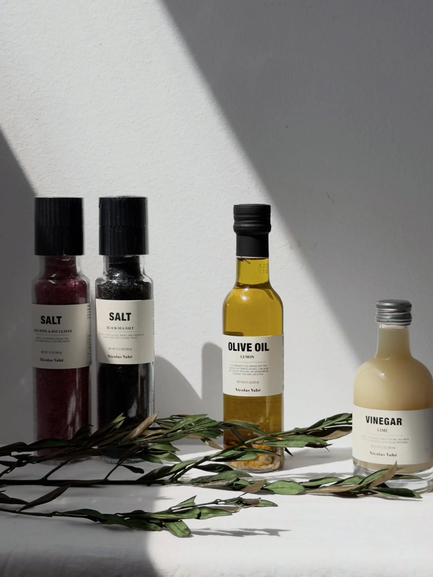 JUST ARRIVED IN STORE, and they are already making us want to host a long, sunlit lunch 🫒

We are so happy to welcome Nicolas Vah&eacute; to our store in Mallorca. It is one of those gourmet brands we instantly fell for, not only because of the flav