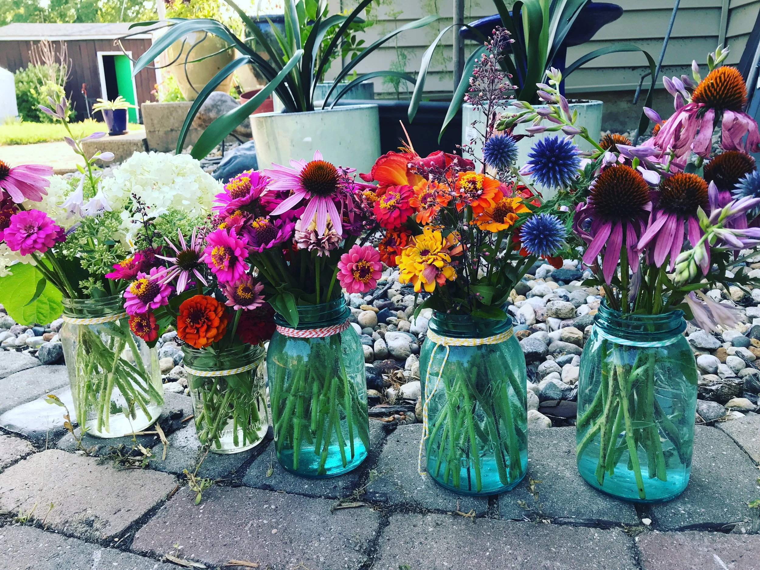 6 Simple Tips to Making Your Own Fresh Flower Arrangements