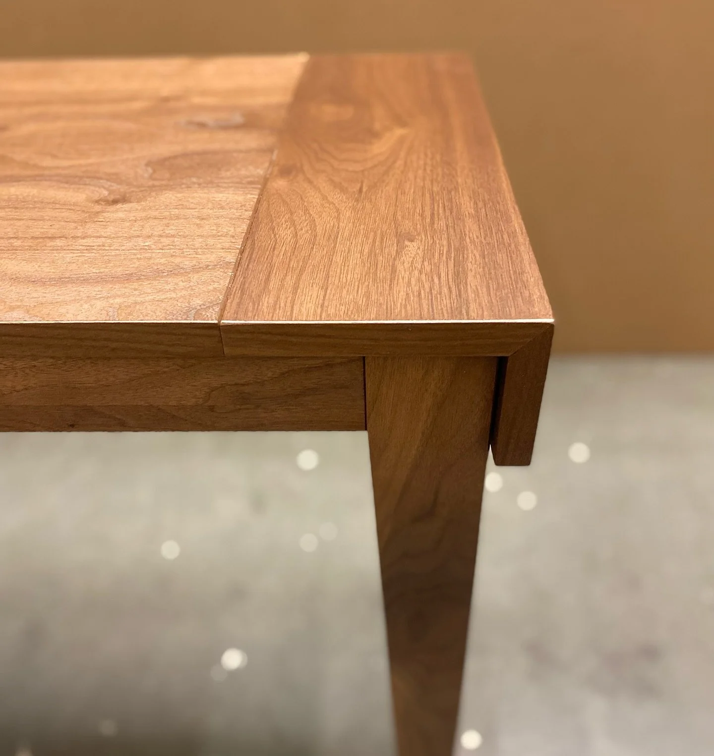 A blank slate of possibilities&hellip;

John Console Table in walnut. 

#newyear #console #customfurniture #torontodesigner #interiors #furnituredesign #canadianinteriors #interiorinspo #spekeklein