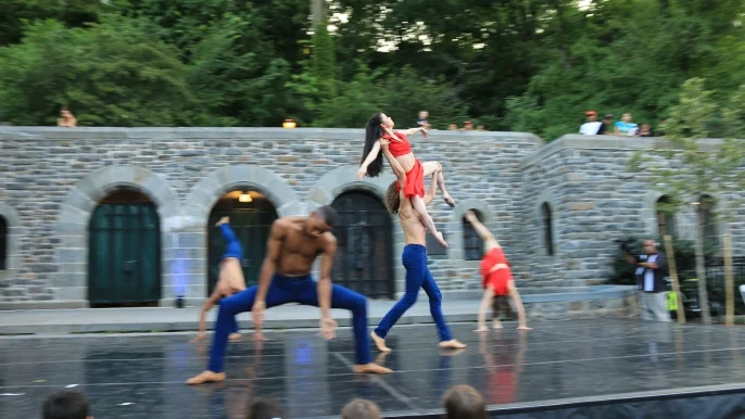 Inferno, from the 2016 Higher Ground Festival. Choreographer: Gentry George. Music and spoken word: Aaron Scott. Dance:, Zest Collective. Photo: Marwa Abdalla. 