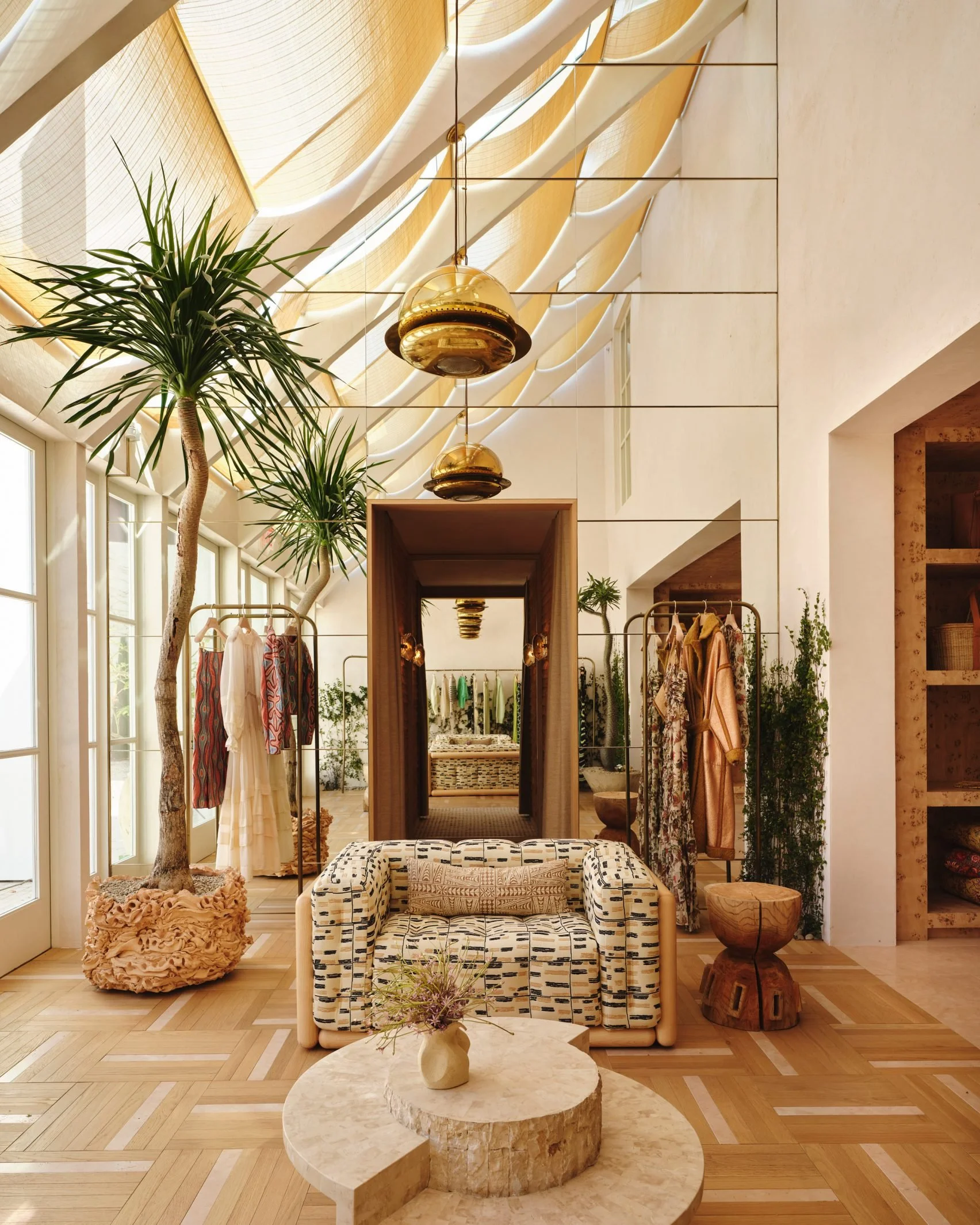 ulla-johnson-kelly-wearstler-store_dezeen_2364_col_34-1704x2130.jpg