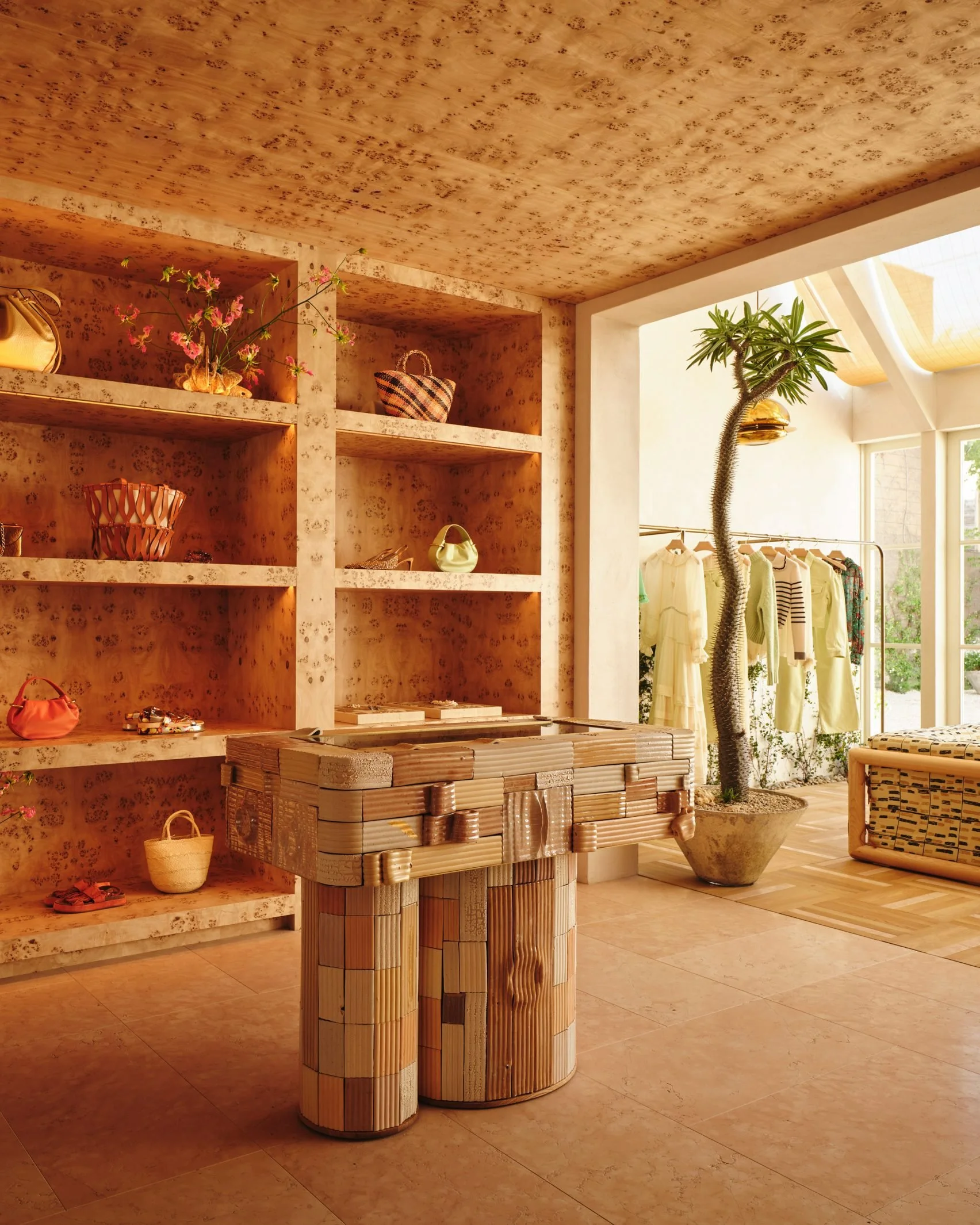 ulla-johnson-kelly-wearstler-store_dezeen_2364_col_29-1704x2130.jpg