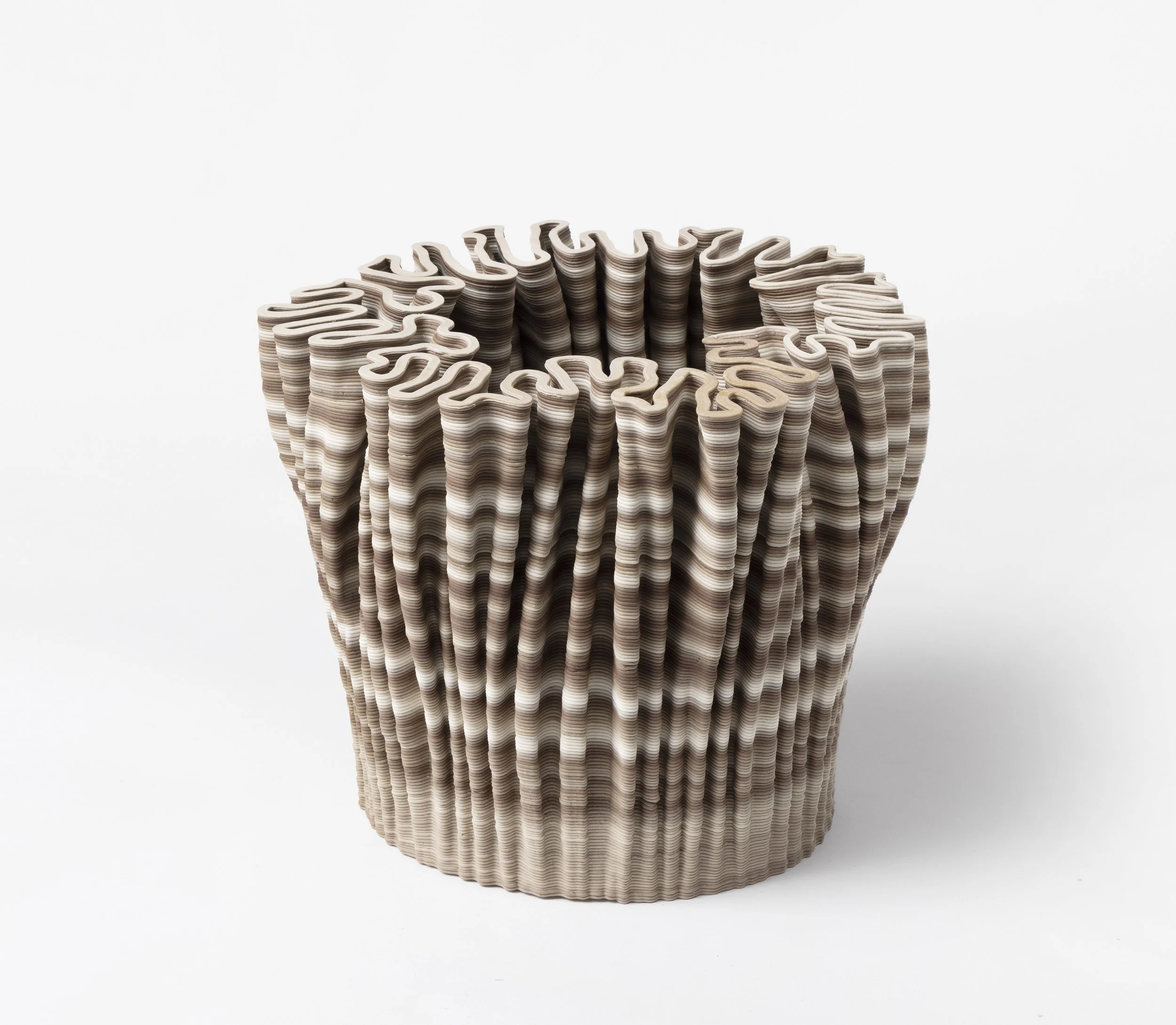 Differential Growth #102 (2024) 25 x 30 x 27 Porcelain, high fired earthenware Photo: Ole Akhøj