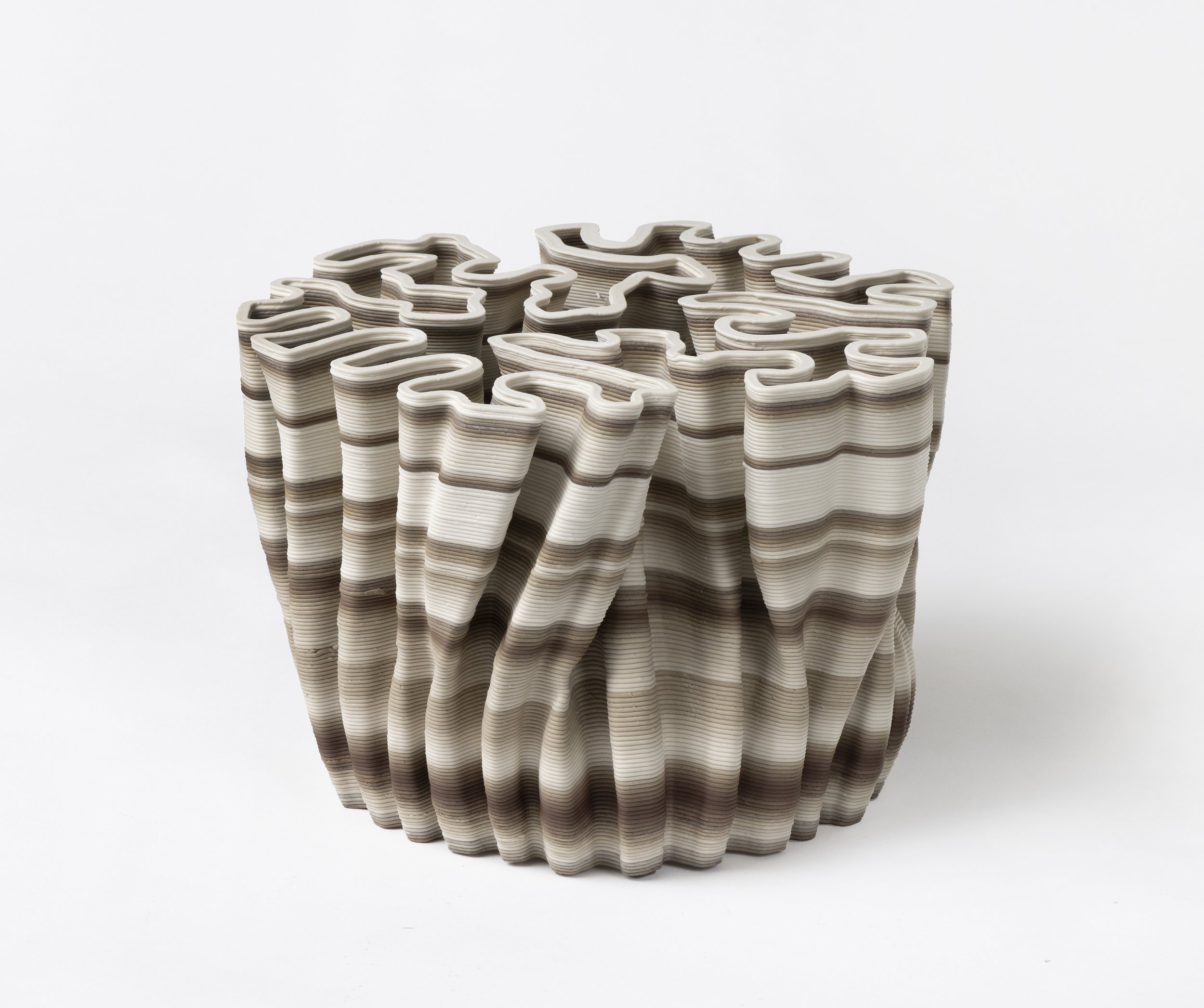  Differential Growth #101 (2024)  H19,5 Ø30 cm  Porcelain, high fired earthenware  Photo: Ole Akhøj 