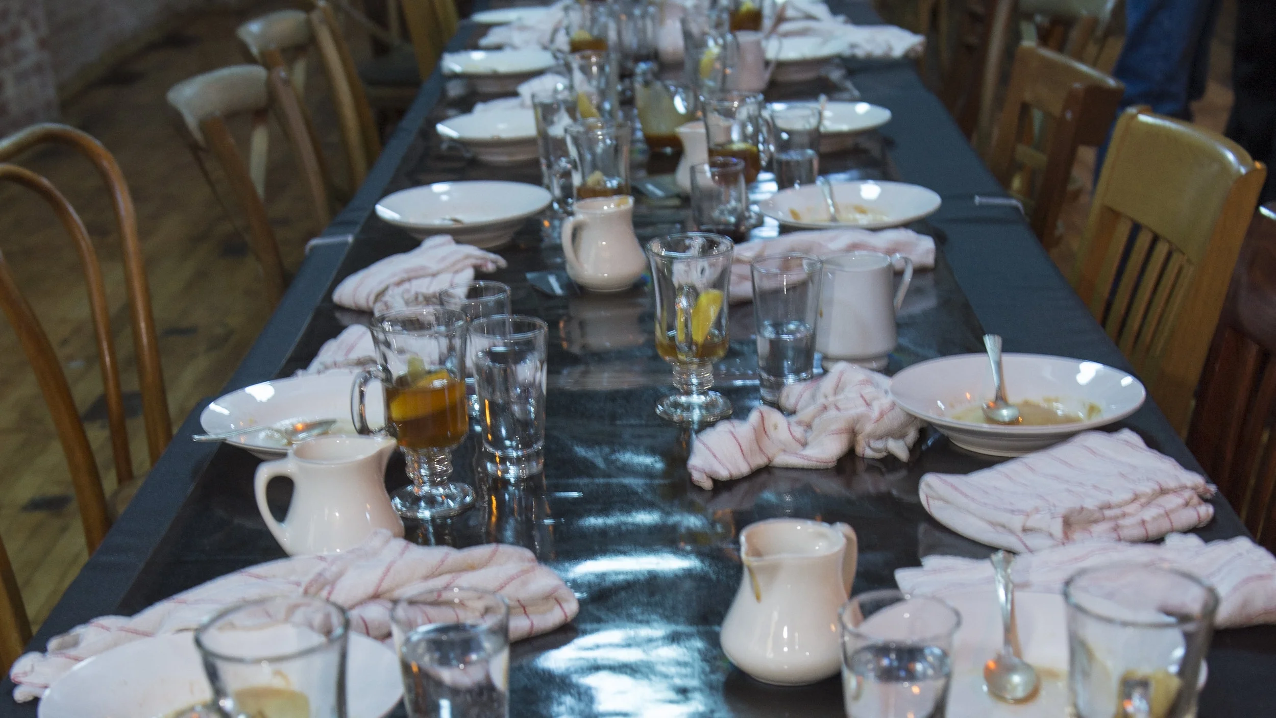 Course 4: Winter. Apple pie granita with sugar cookie and caramel. Hot Toddy with an allspice dram, lemon, black walnut bitters, and bourbon served in hot water. Placed on a thermochromatic table runner.