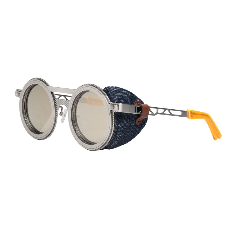 SEVENFRIDAY_INS103_WebAssets_Hero1_72dpi_800px.png