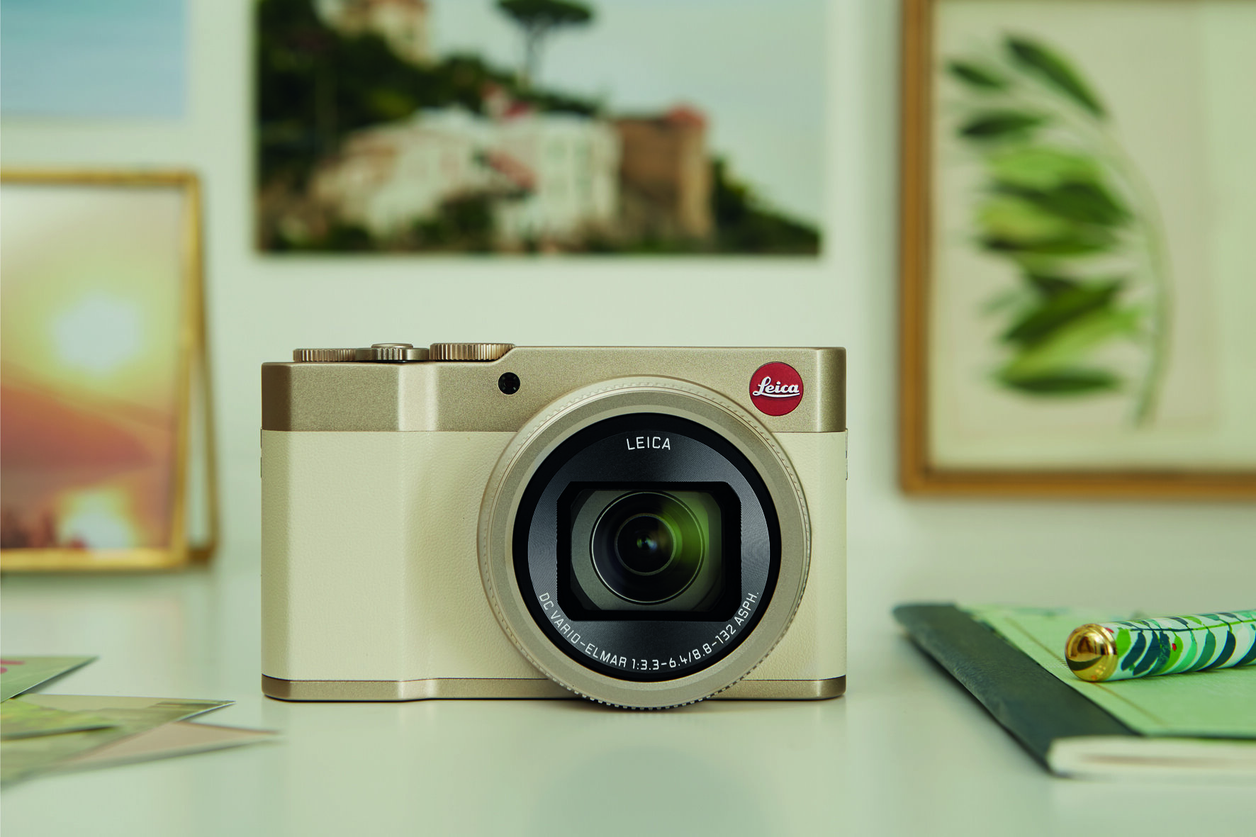 Leica C-Lux light-gold_2.jpg