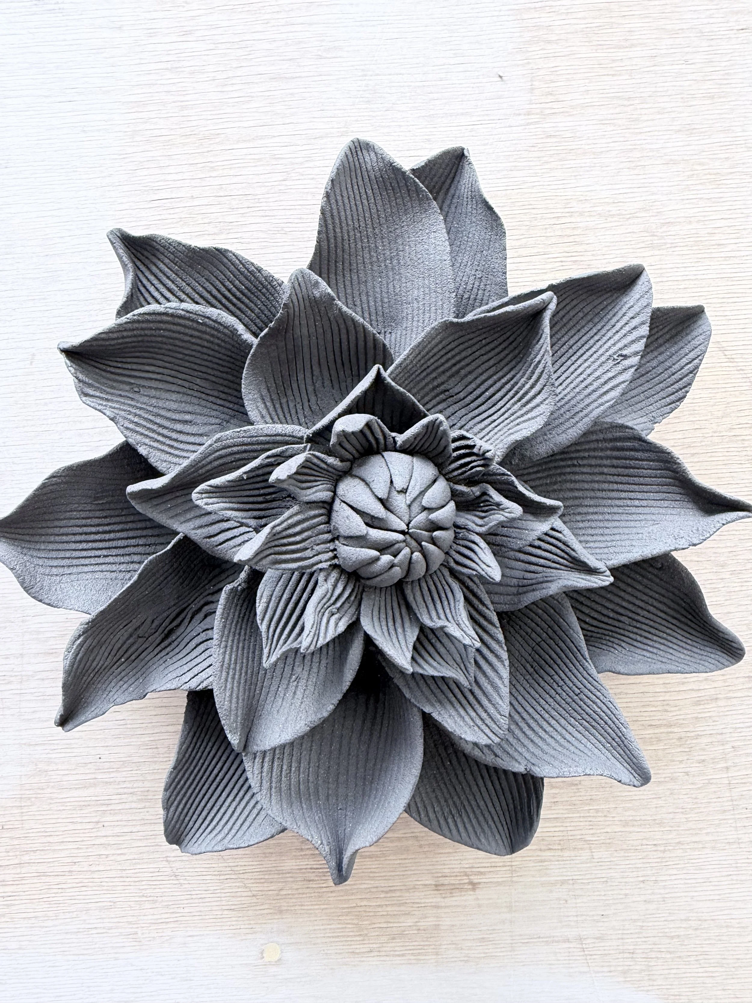Black Flower large No. 30