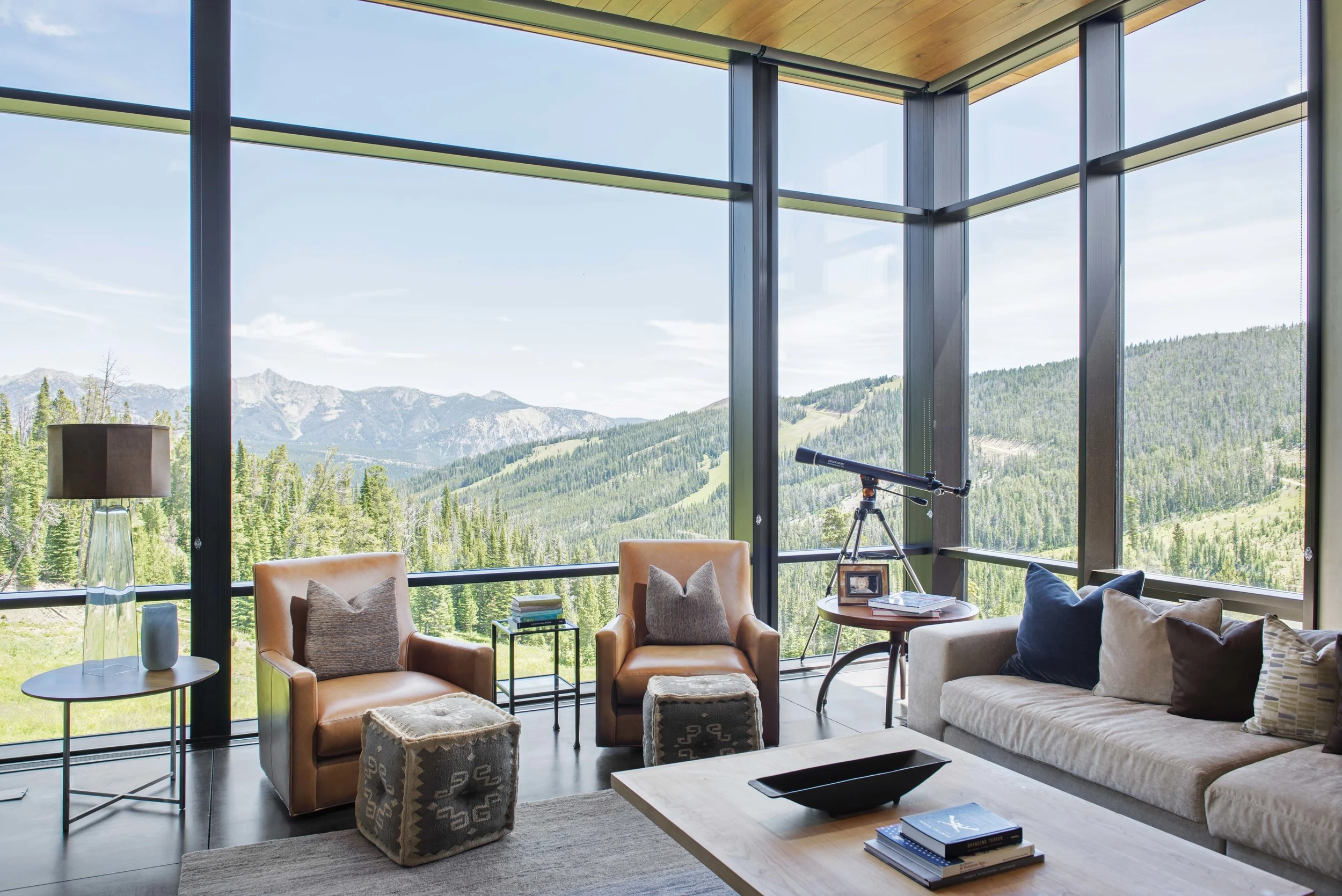 I could have stayed in this house forever... I think I mentioned that to the owner 1 or 20 times, ha! The mountain views and the modern architecture made this home one of my favorites ever!