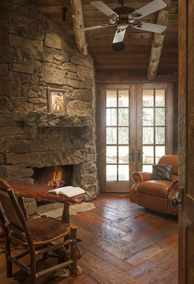 This office was so cozy I had to include it in my favorites. I could sit in front of the fire with a cup of tea and read all day long. Love it!
